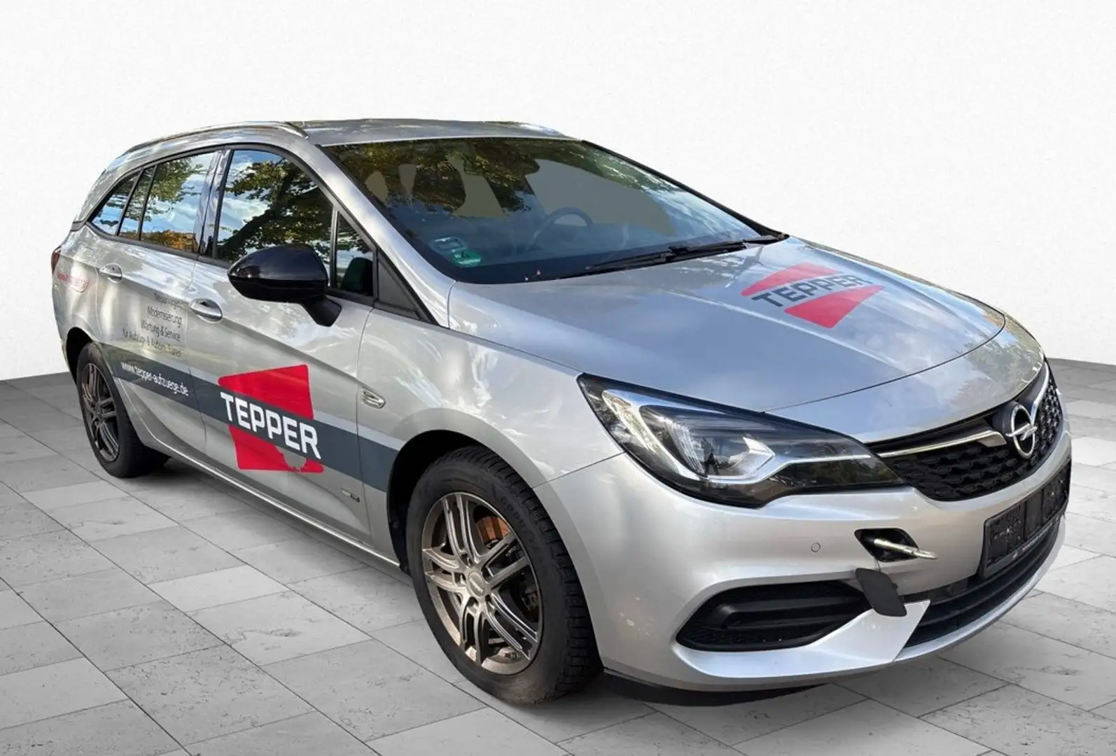 Opel Astra 1.5 D Sports Tourer+ Design&Tech LED AHK Silber - 2