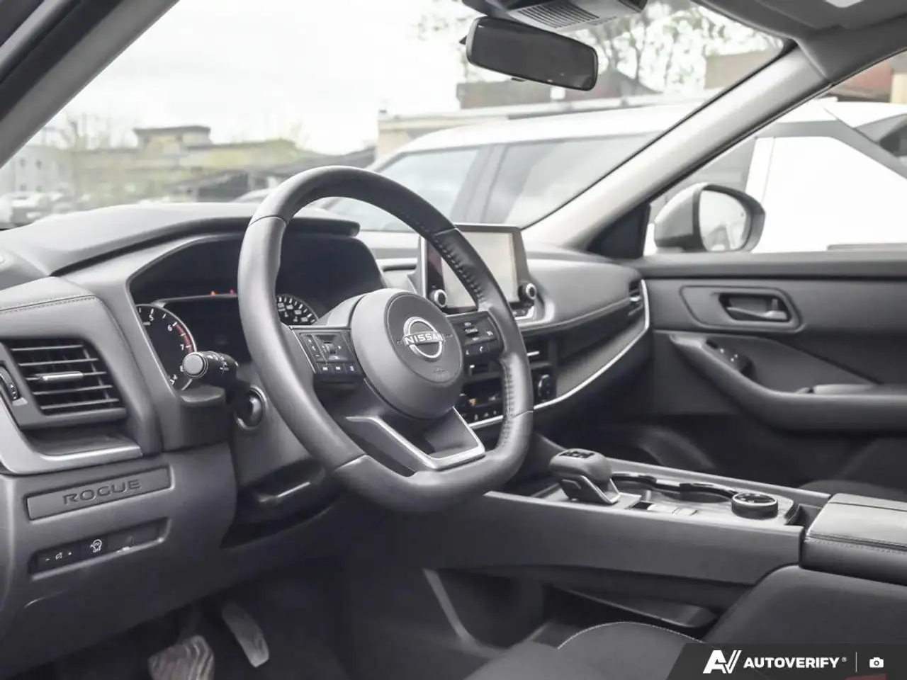 Nissan Rogue снимка Nissan Rogue