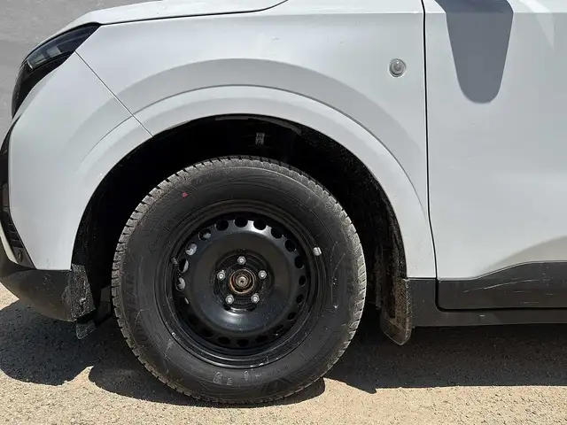 Ford Transit Courier view 9