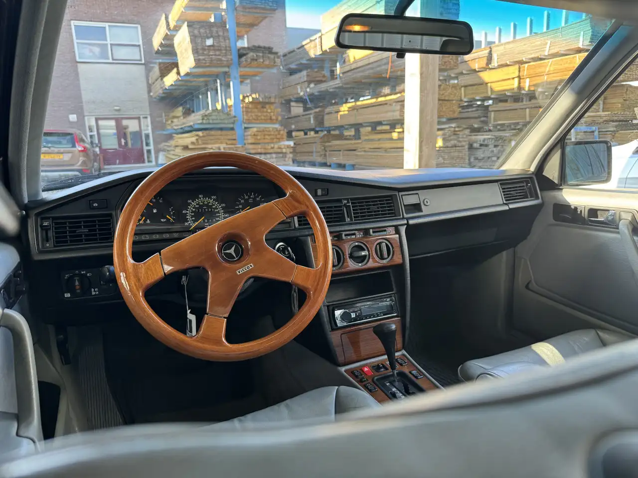 Mercedes-Benz 190 2.6 Uniek exemplaar | Bornit | Zeer luxe uitvoerin, foto 5