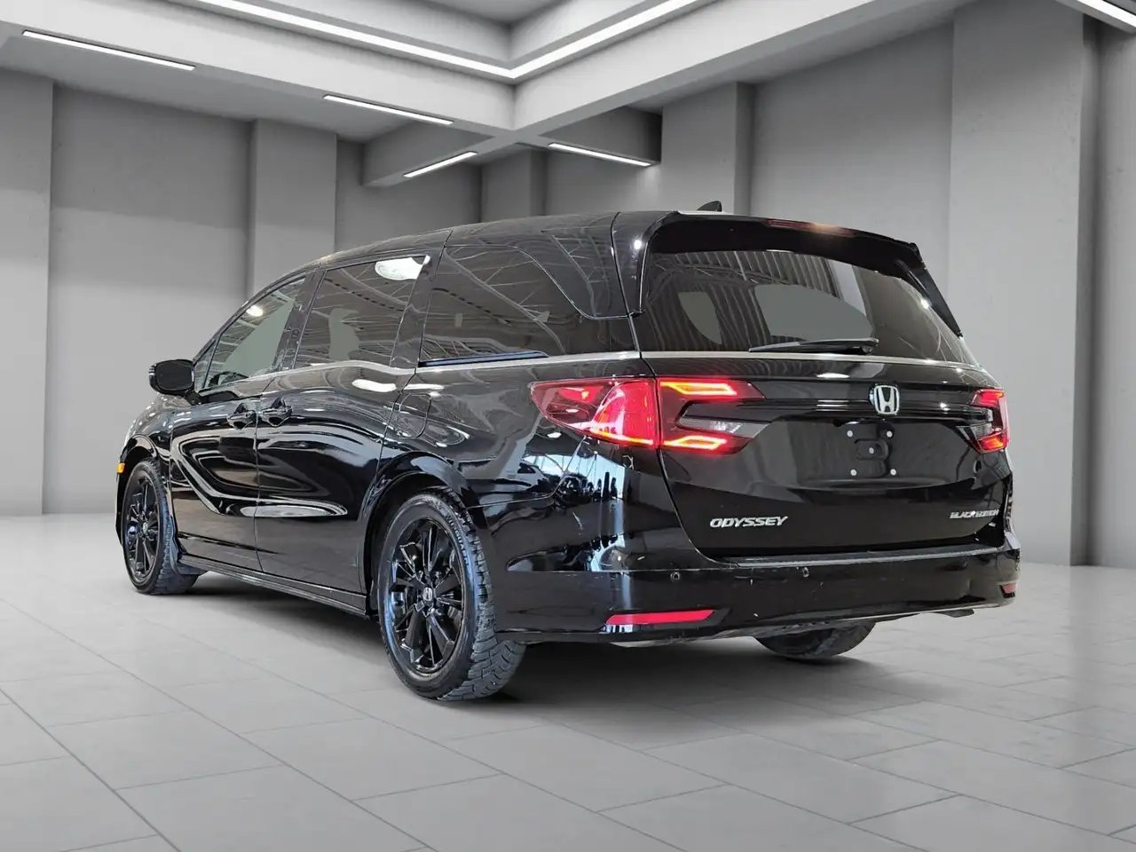 Honda Odyssey снимка Honda Odyssey