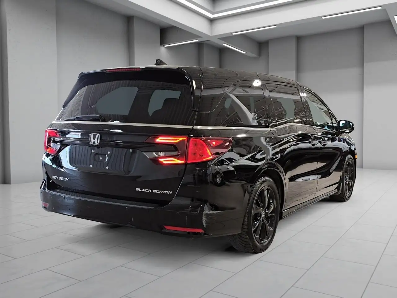 Honda Odyssey снимка Honda Odyssey