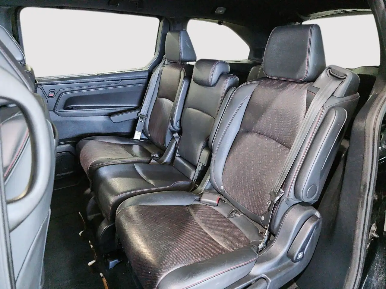 Honda Odyssey снимка Honda Odyssey
