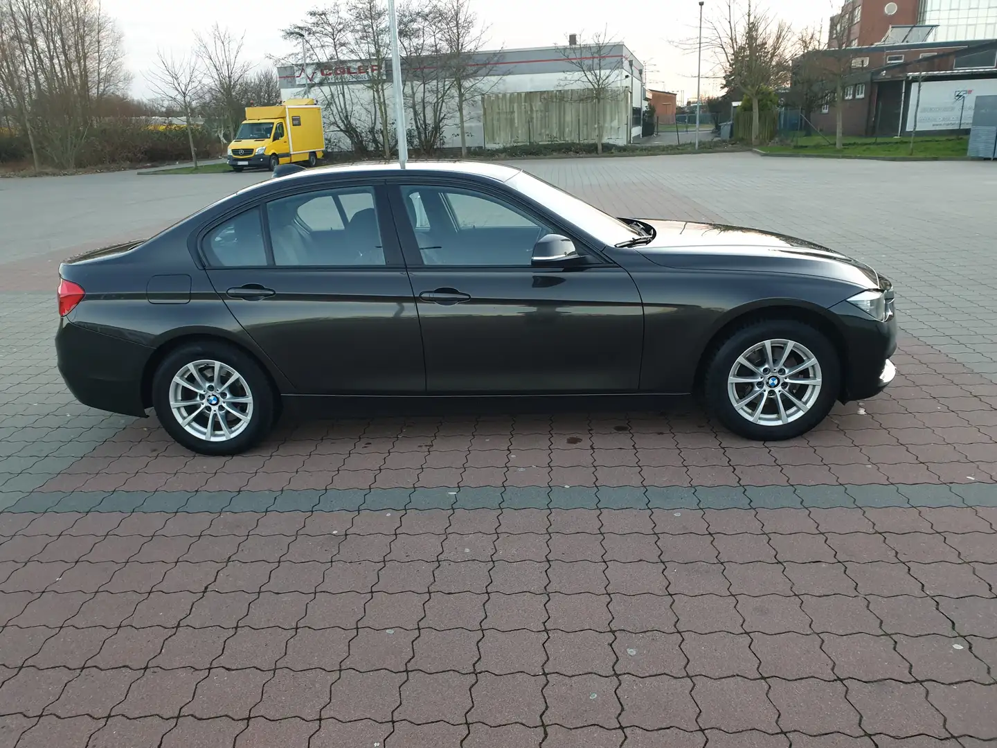 BMW 316 316d Modern Line Braun - 1