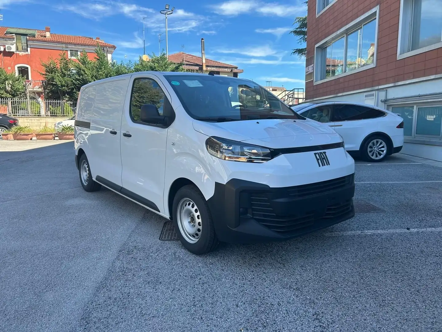 Fiat Scudo E- serie 3-van van m elettrico 100 kw- pacco batt Weiß - 2