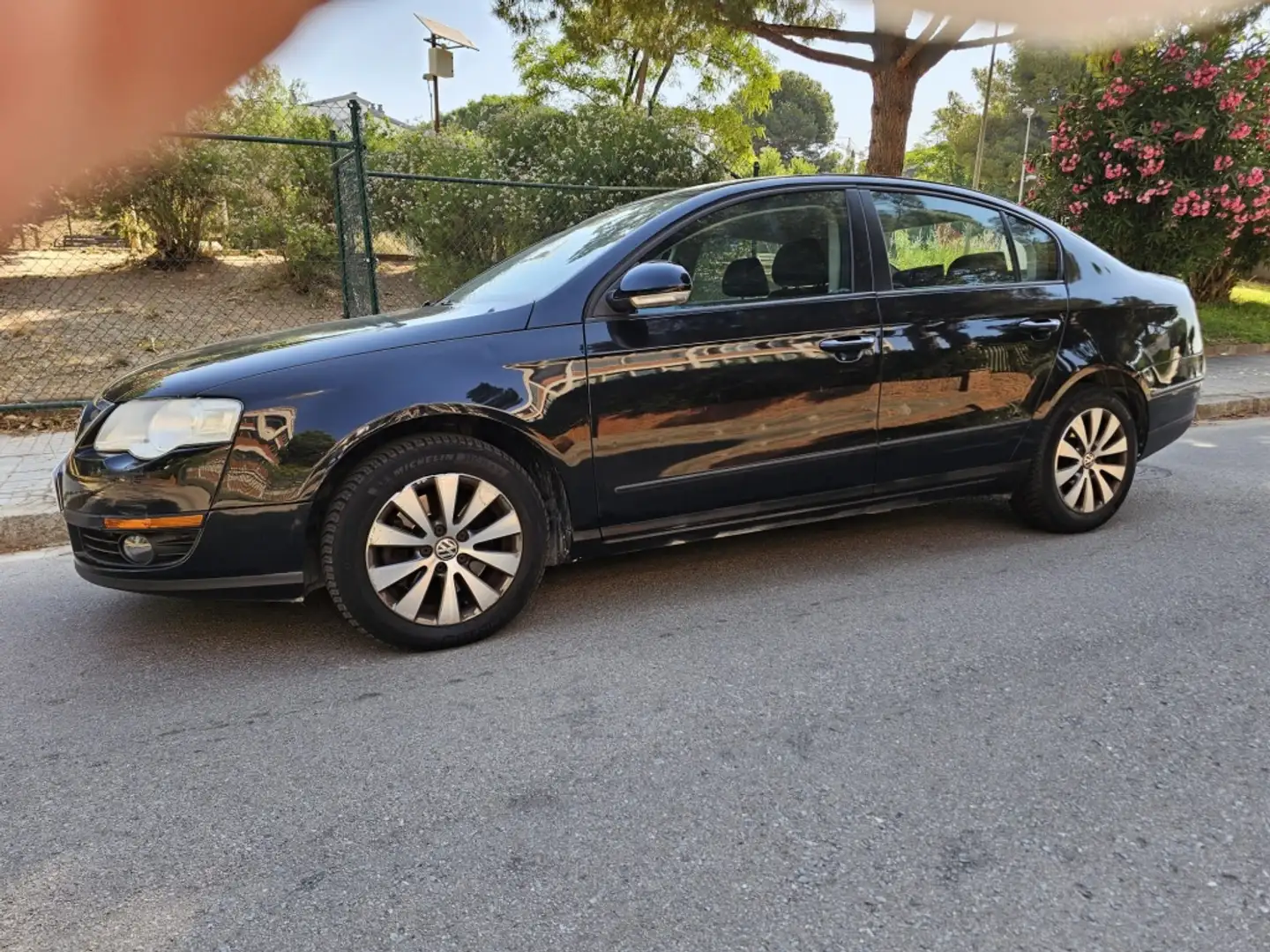 Volkswagen Passat 1.6TDI Advance BMT Czarny - 1