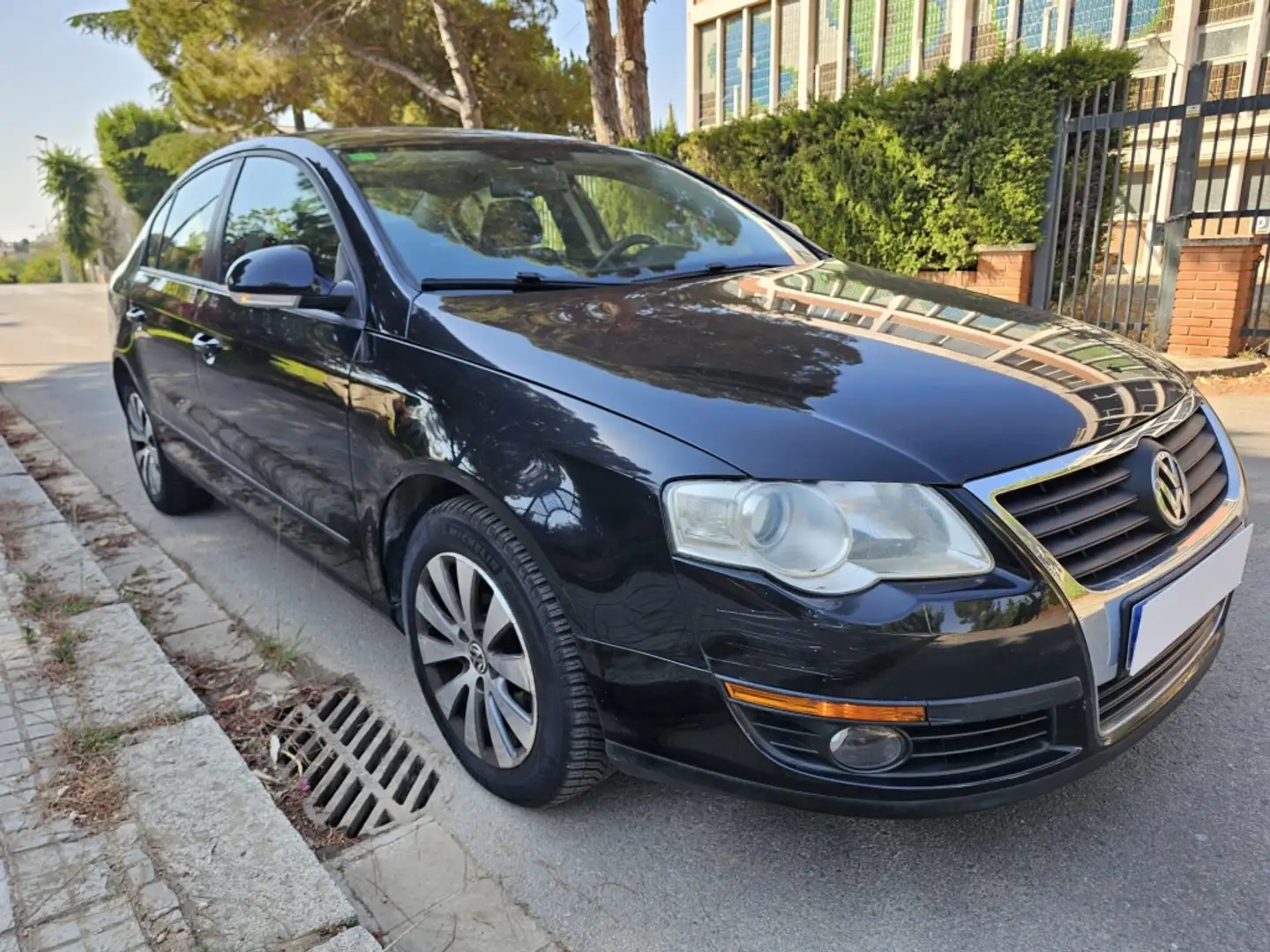 Volkswagen Passat 1.6TDI Advance BMT Czarny - 2
