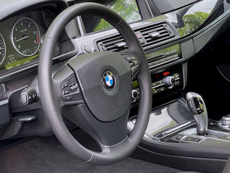 BMW 520 d AUTOM NAVI 1.HAND LEDER SCHECKHEFT GARANTIE — photo 13