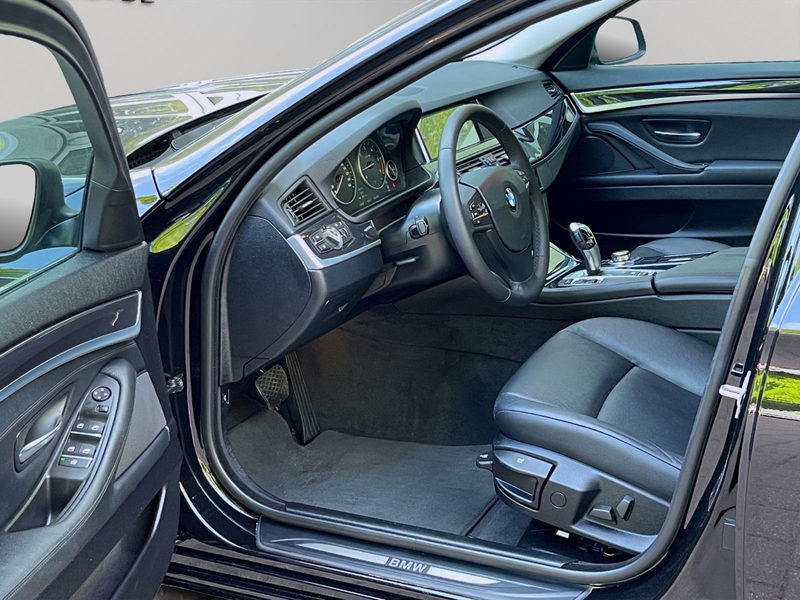 BMW 520 d AUTOM NAVI 1.HAND LEDER SCHECKHEFT GARANTIE — photo 9