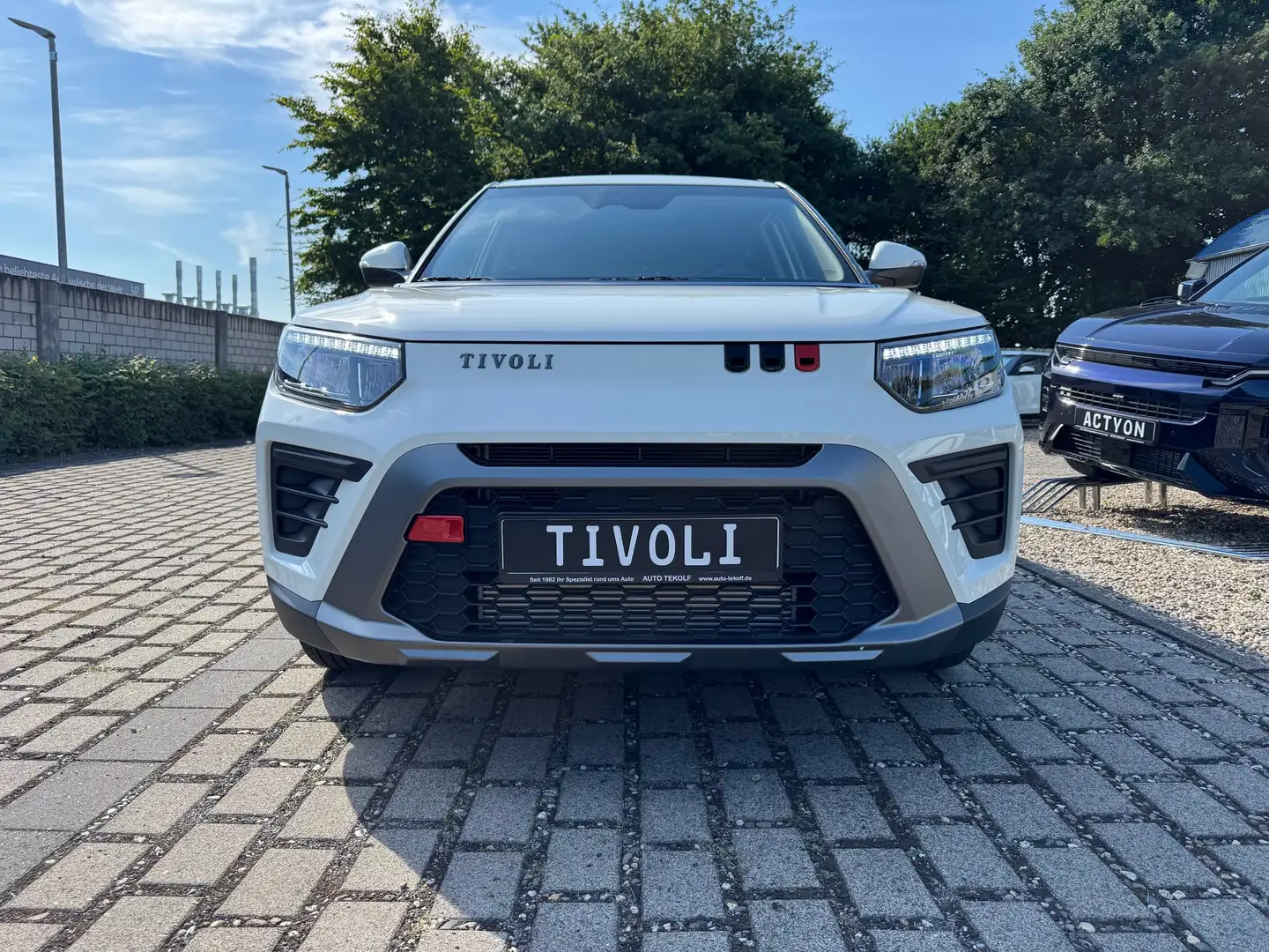 KGM Tivoli Bliss Automatik. - Aktion im Autohaus Tekolf. White - 2