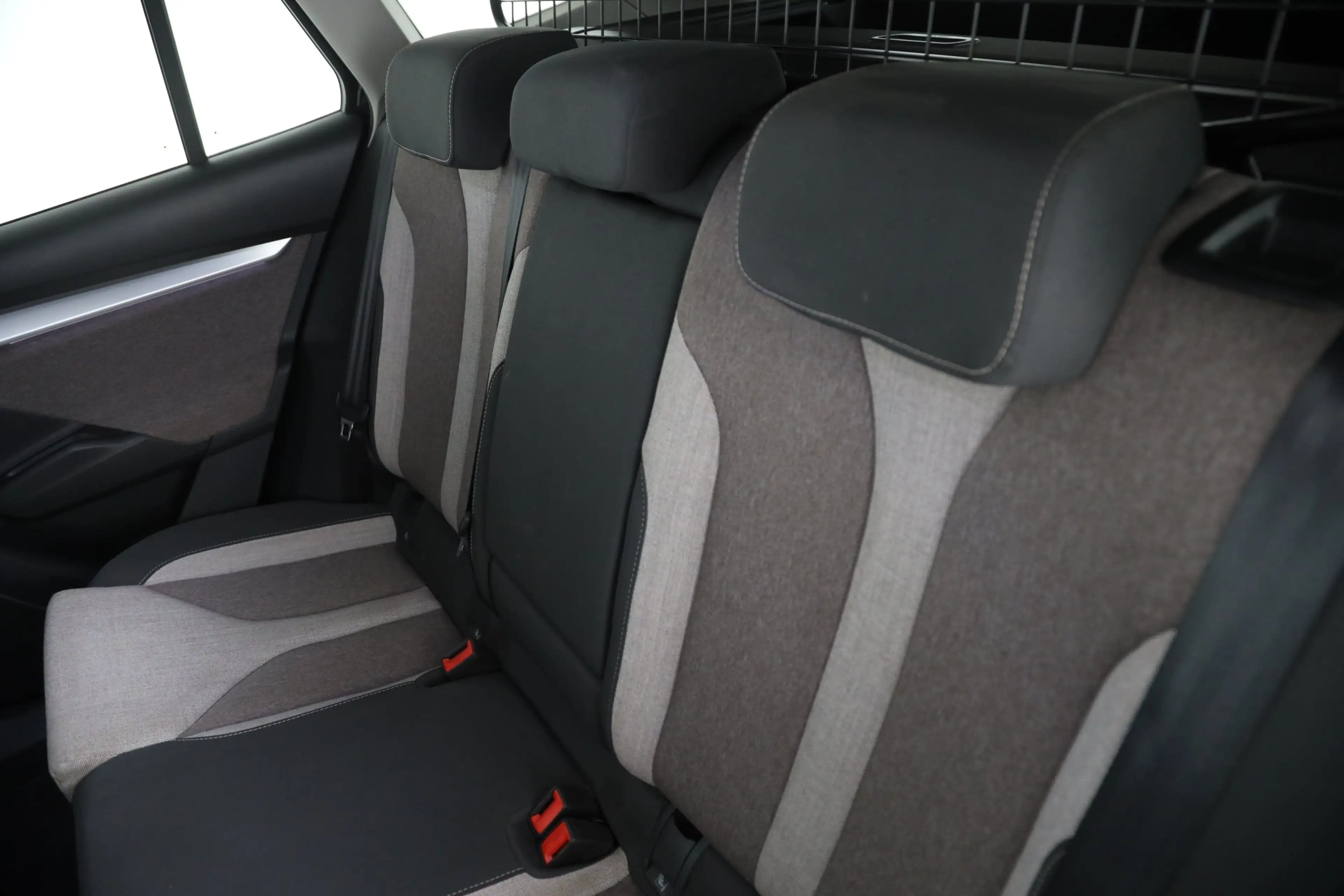 Skoda Enyaq iV 80x Lodge | NAVI | LED | AHK | SITZH. | — photo 13