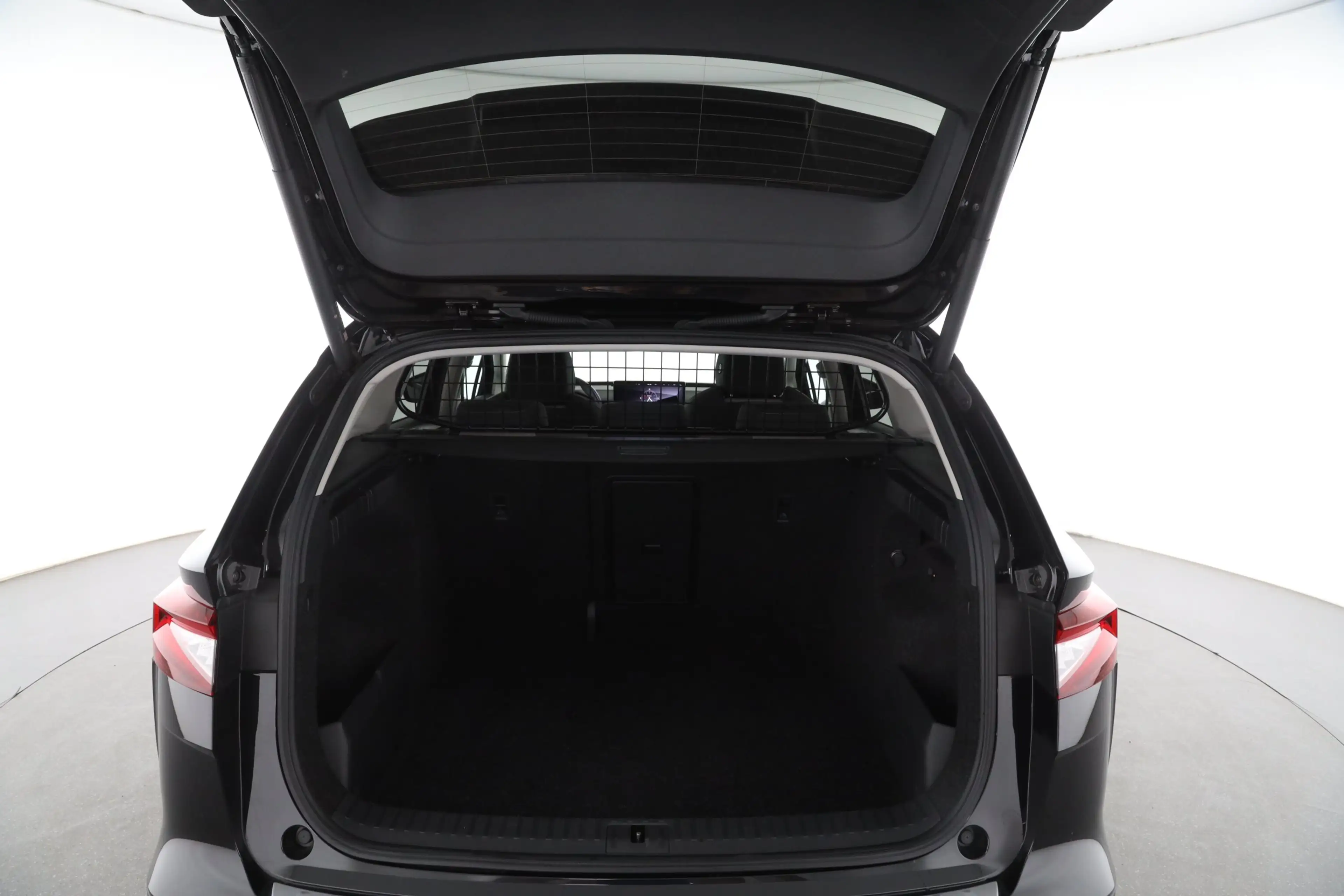 Skoda Enyaq iV 80x Lodge | NAVI | LED | AHK | SITZH. | — photo 10