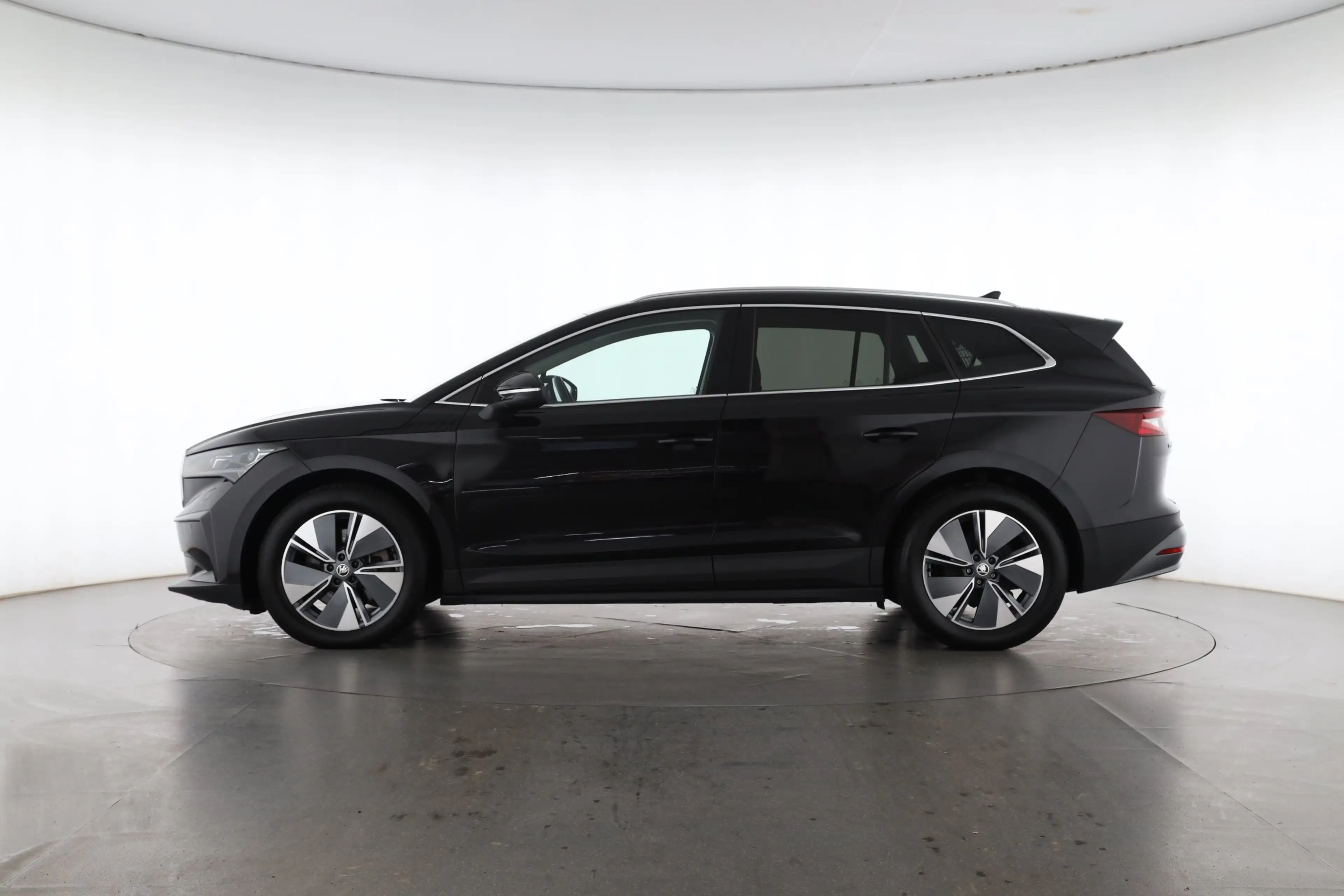 Skoda Enyaq iV 80x Lodge | NAVI | LED | AHK | SITZH. | — photo 3