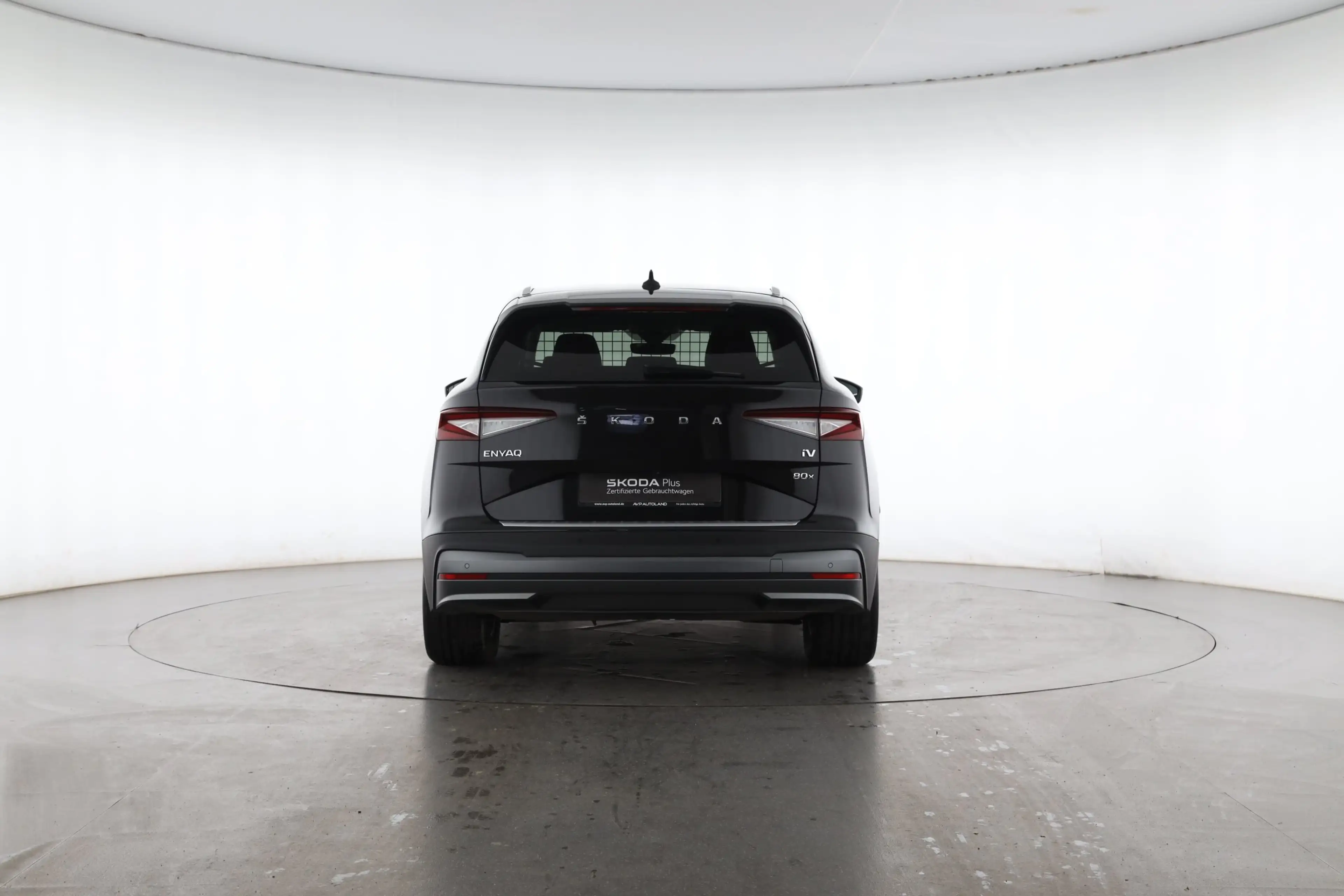 Skoda Enyaq iV 80x Lodge | NAVI | LED | AHK | SITZH. | — photo 6