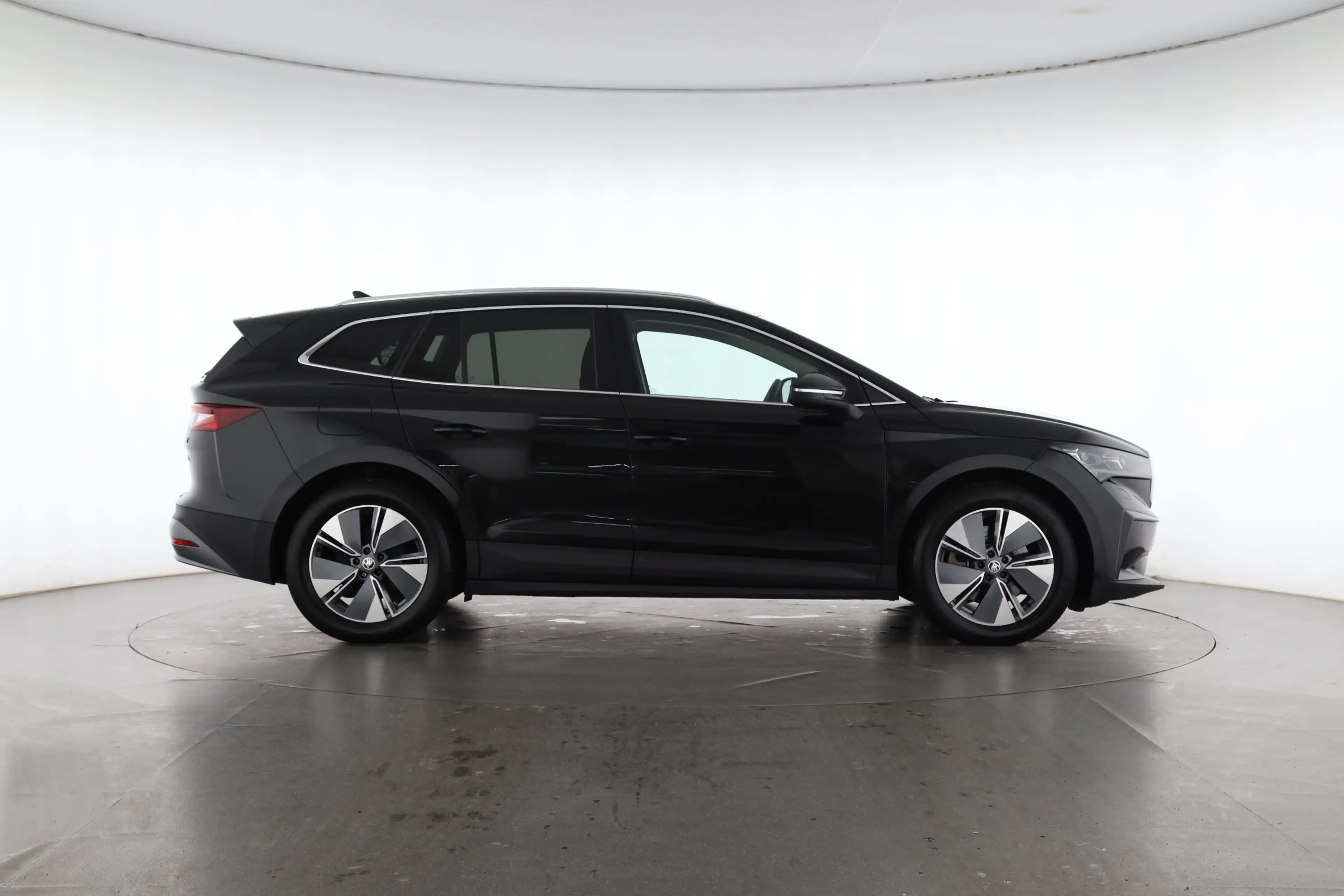 Skoda Enyaq iV 80x Lodge | NAVI | LED | AHK | SITZH. | — photo 7