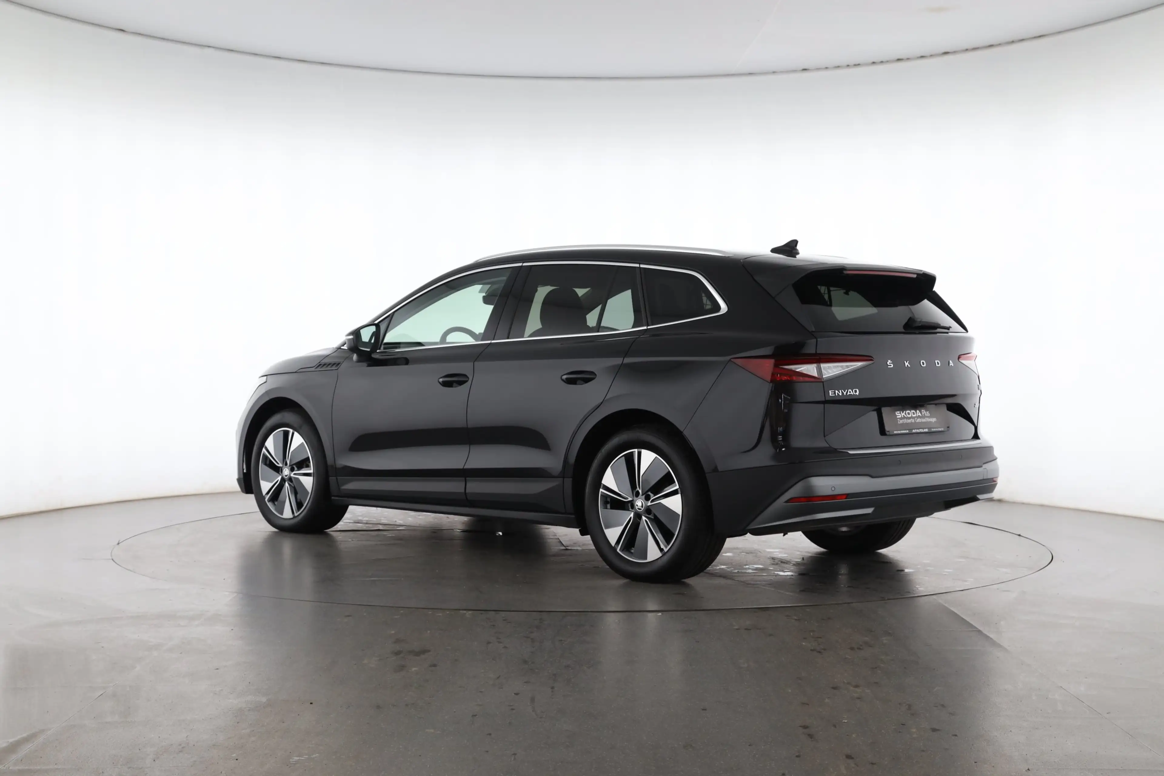 Skoda Enyaq iV 80x Lodge | NAVI | LED | AHK | SITZH. | — photo 4