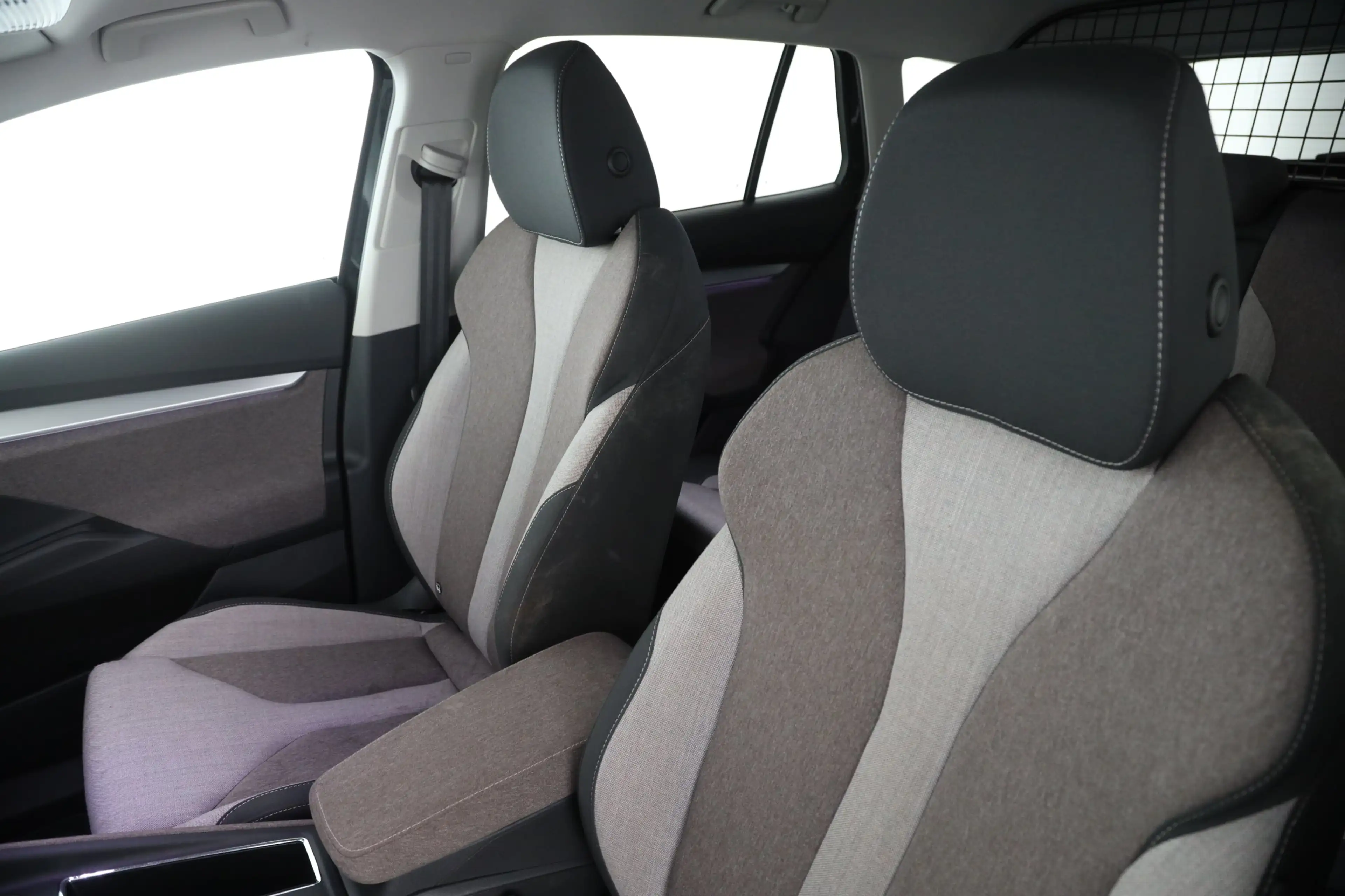 Skoda Enyaq iV 80x Lodge | NAVI | LED | AHK | SITZH. | — photo 12