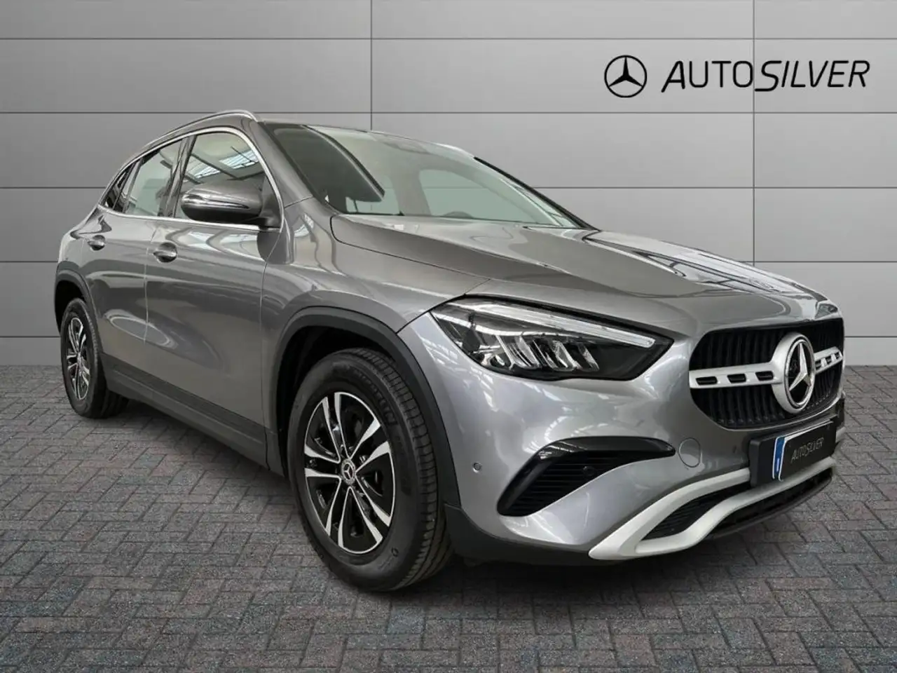 Mercedes-Benz GLA 180