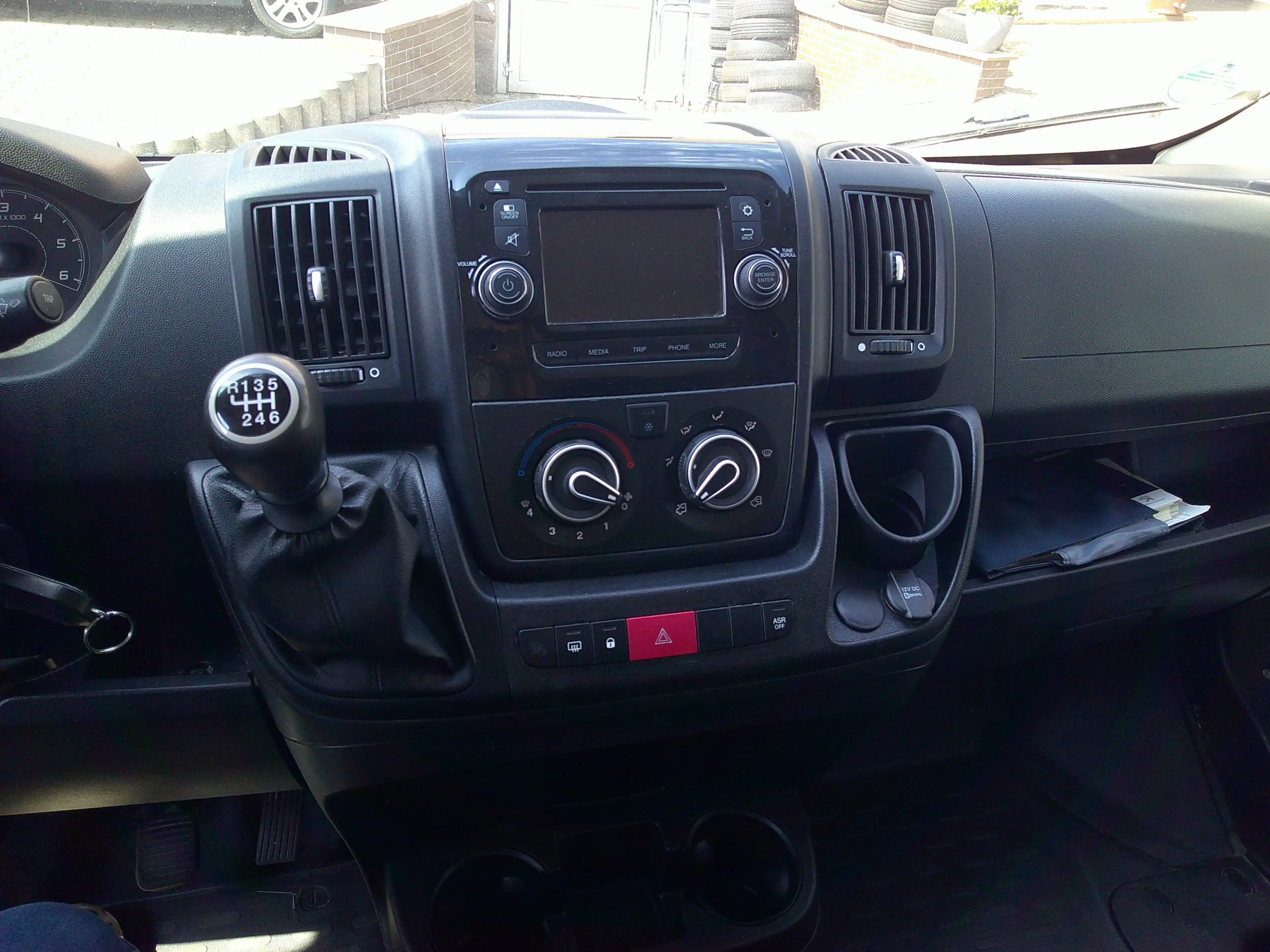 Peugeot Boxer 335 L3H2 Komfort Plus BlueHDi 130 TÜV Neu — photo 13