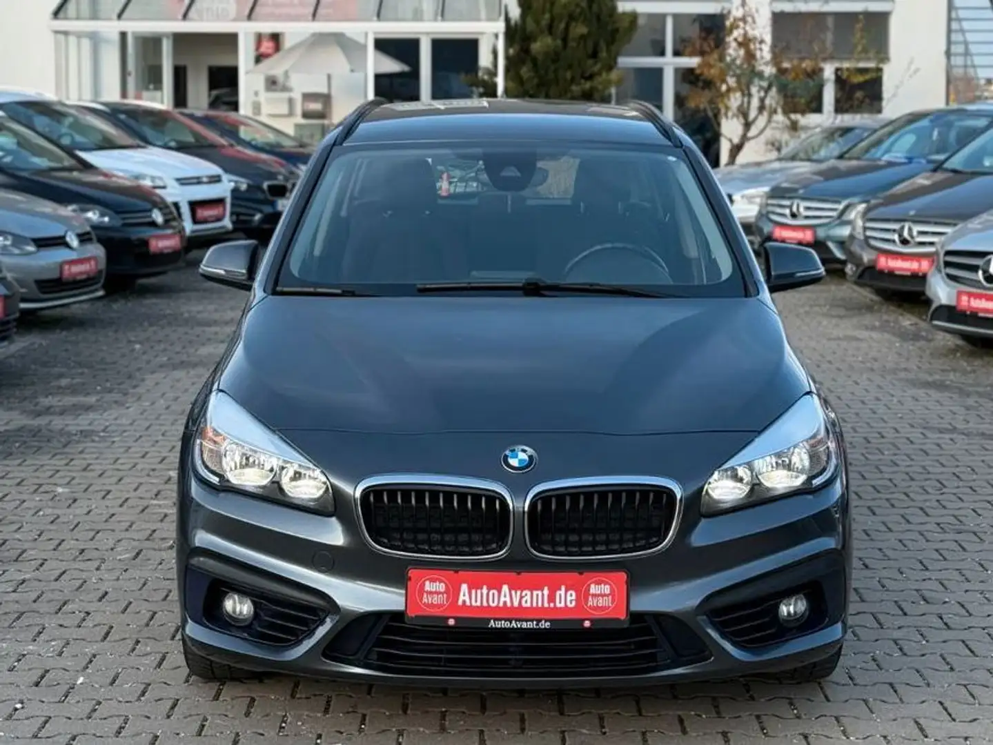 BMW 218 d Gran Tourer Sport Line*AUTOMATIK*SHZ*NAVI* Gris - 2