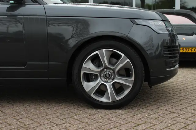 Land Rover Range Rover view 14