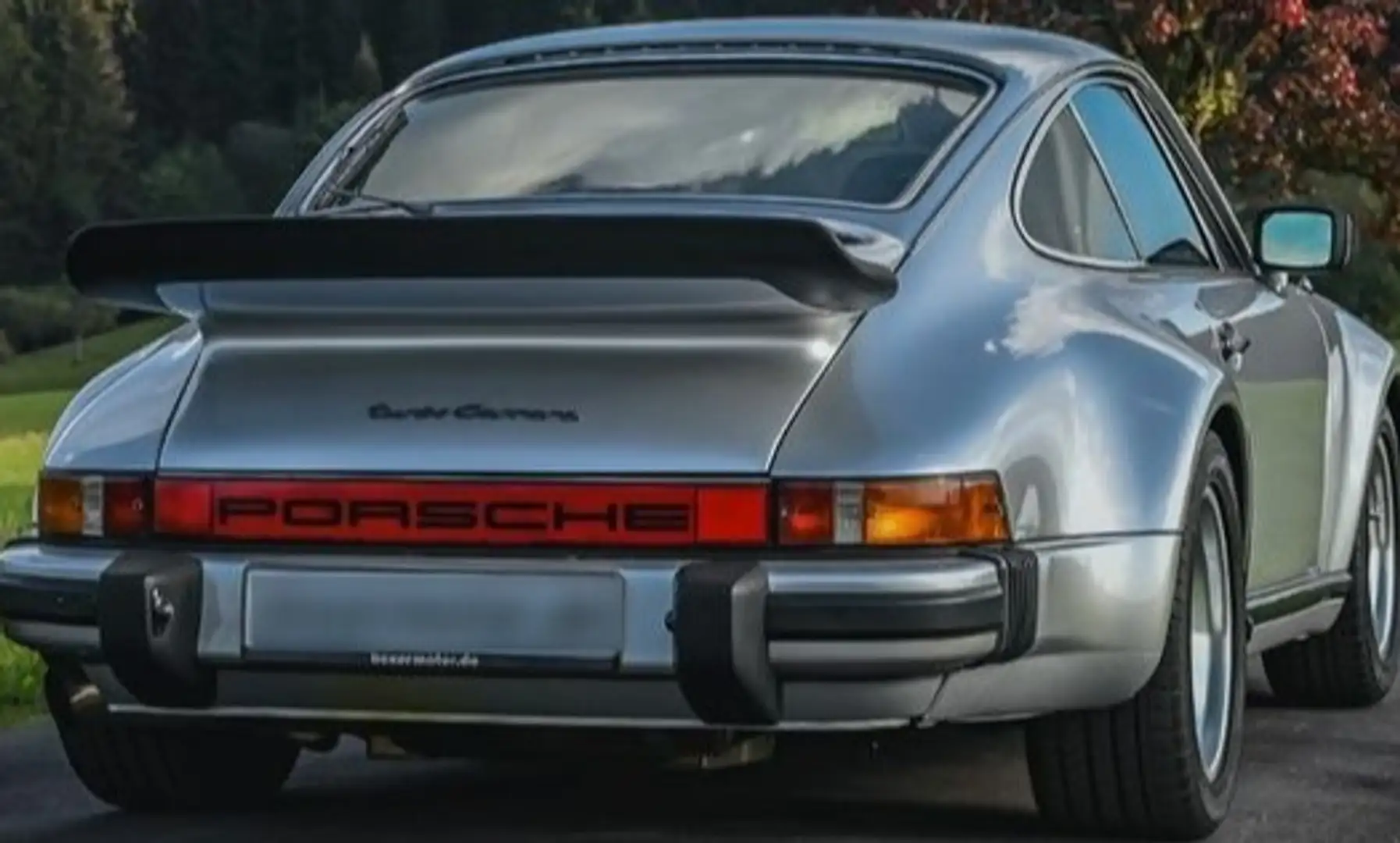 Porsche 911 Turbo 3.0 Plateado - 1