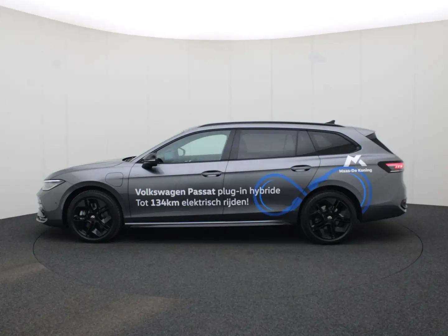 Volkswagen Passat Variant 1.5 eHybrid R-Line Edition 204 PK l Panoramadak l Grijs - 2
