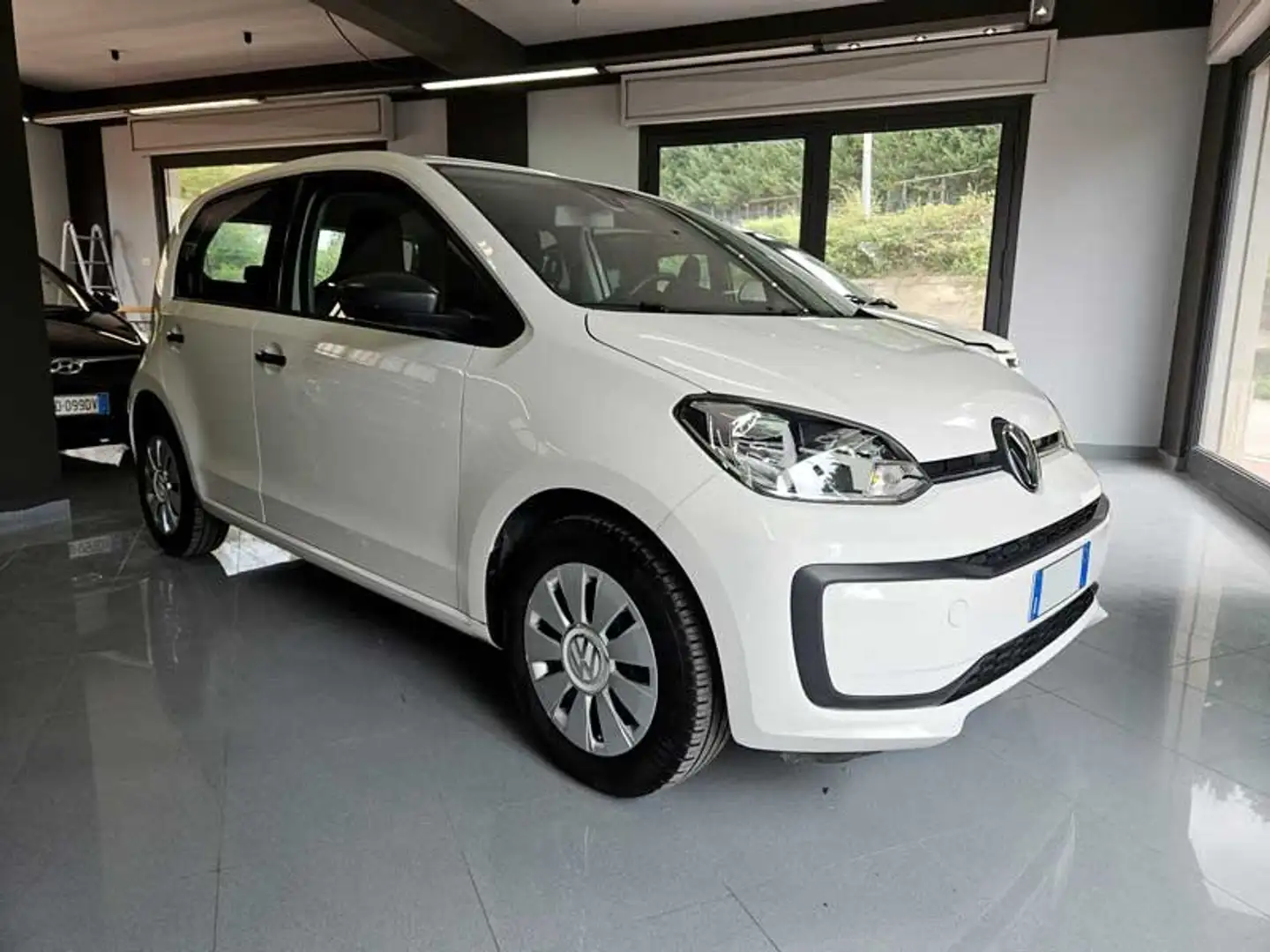 Volkswagen up! up! 5p 2017 5p 1.0 Take 60cv Bianco - 1