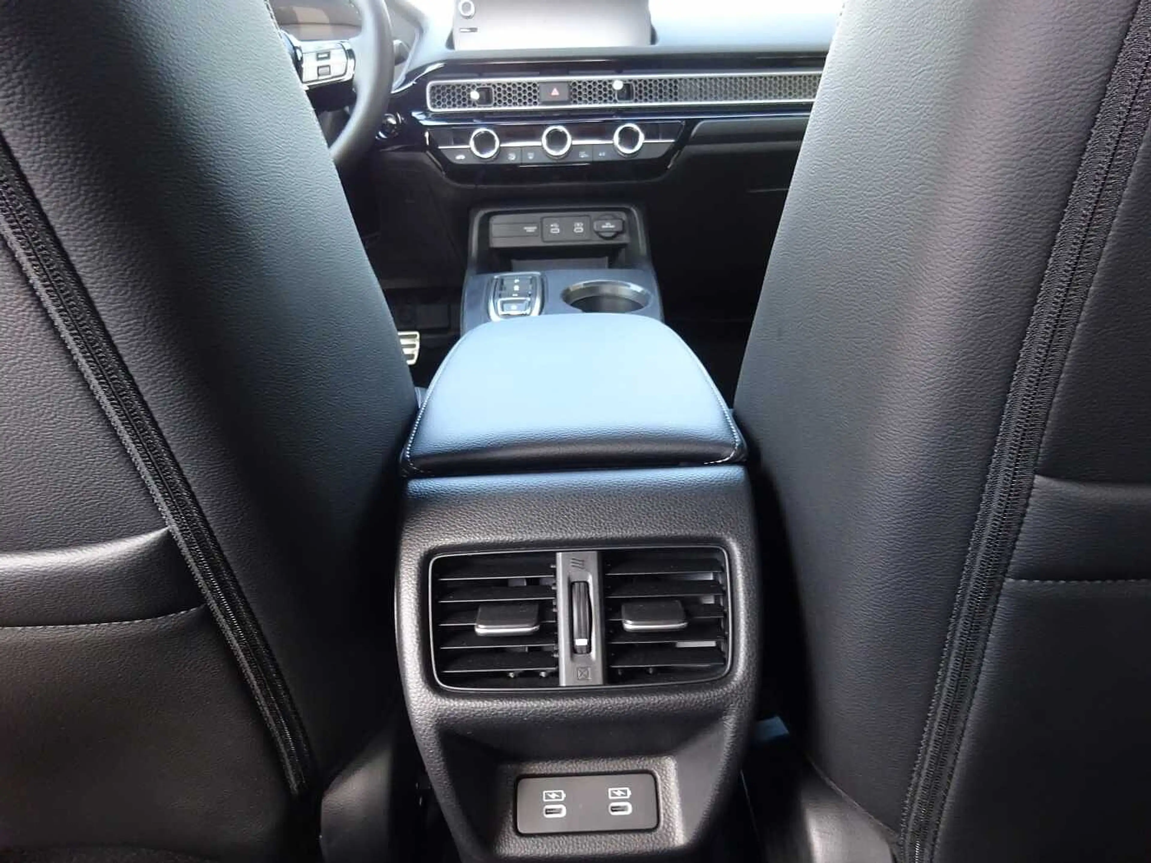 Honda Civic e:HEV 2.0 i-MMD Hybrid Advance *Adaptives Fernlich — photo 9