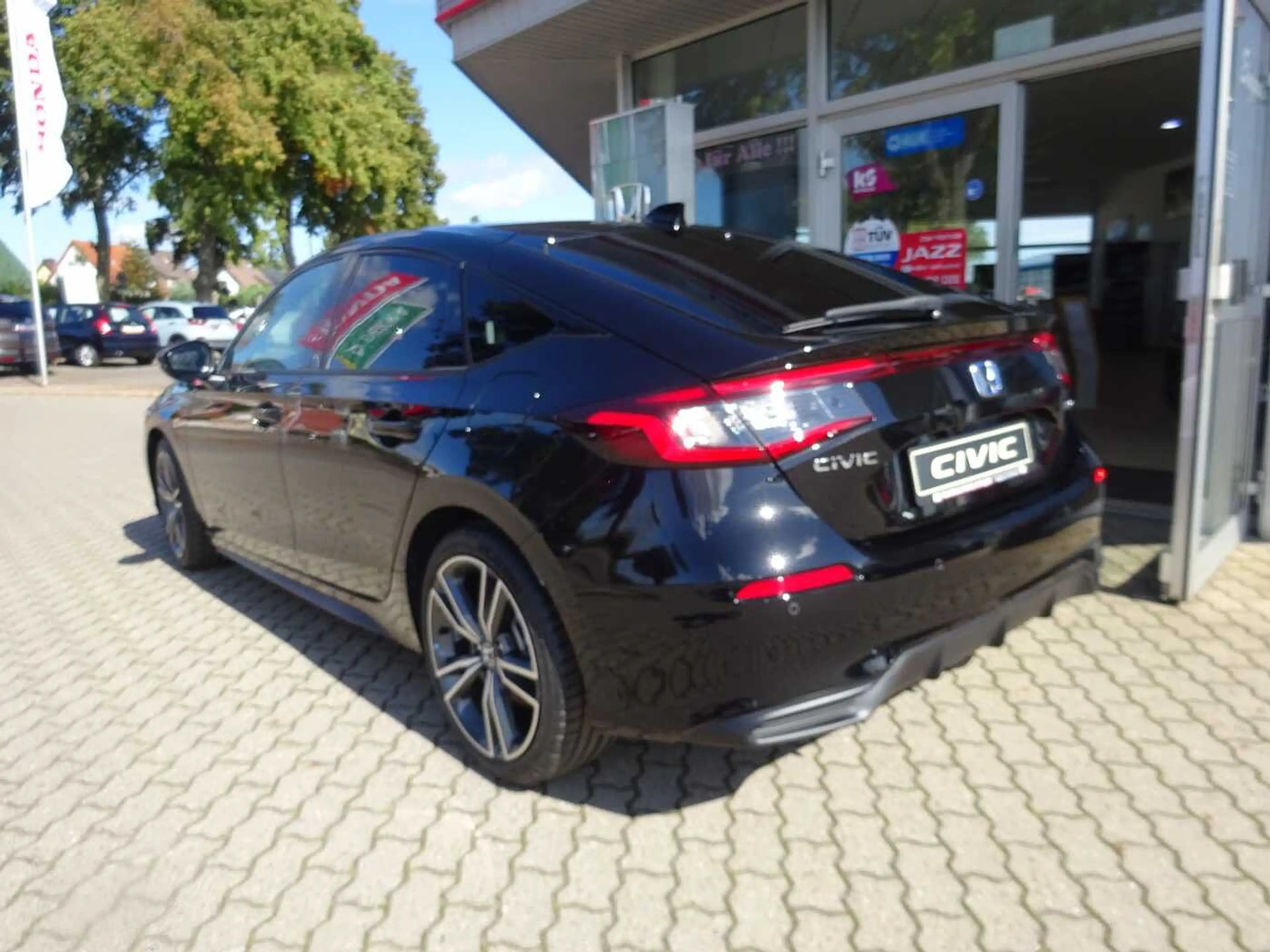 Honda Civic e:HEV 2.0 i-MMD Hybrid Advance *Adaptives Fernlich — photo 4