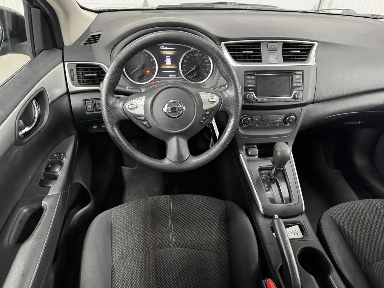 Nissan Sentra снимка Nissan Sentra