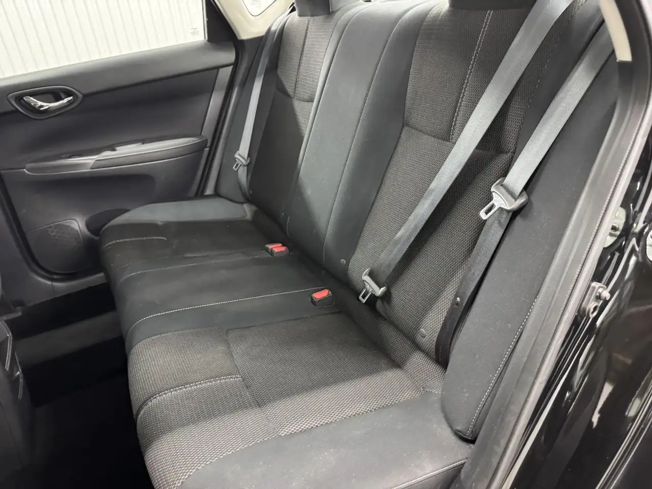 Nissan Sentra снимка Nissan Sentra