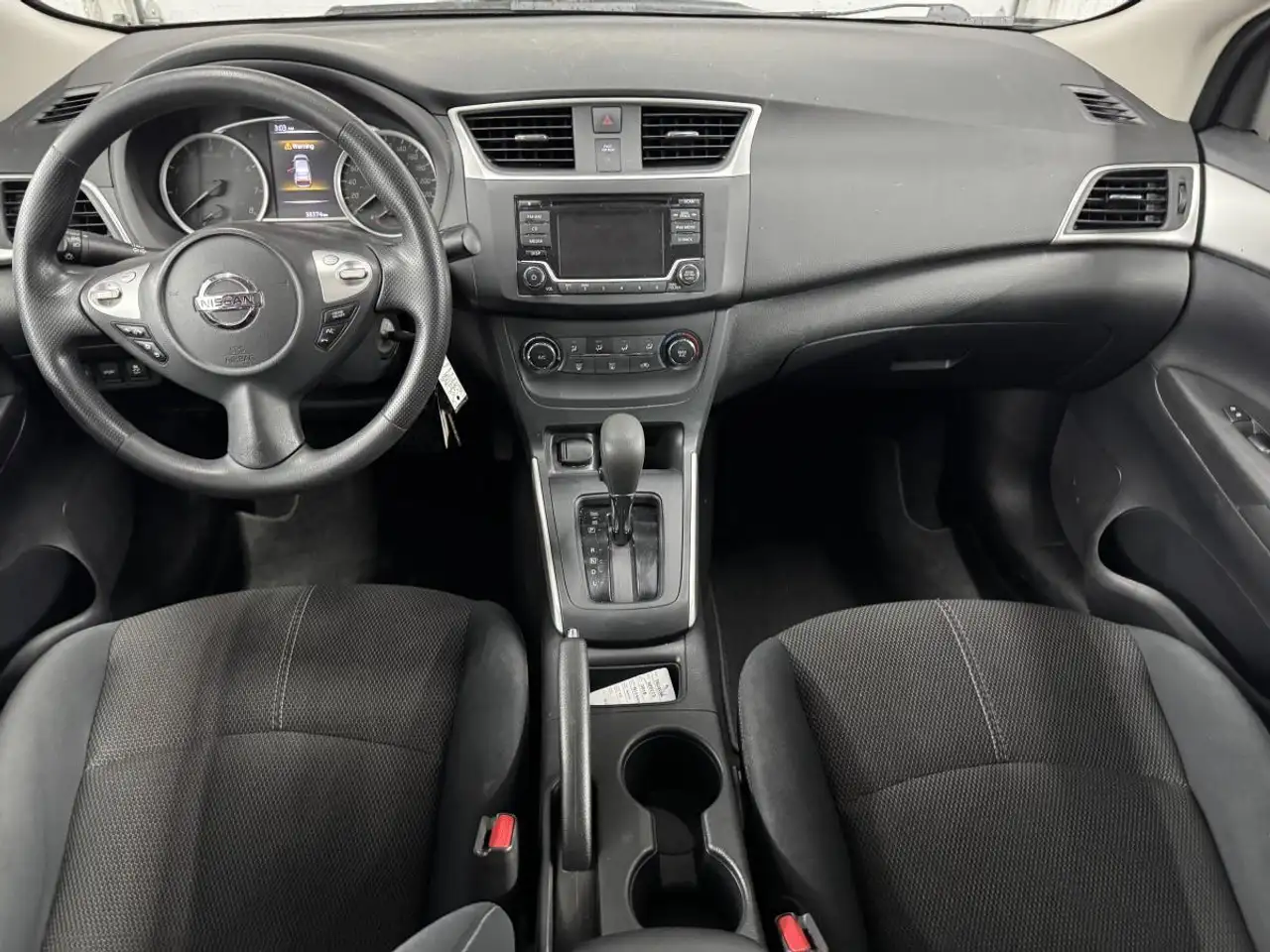 Nissan Sentra снимка Nissan Sentra