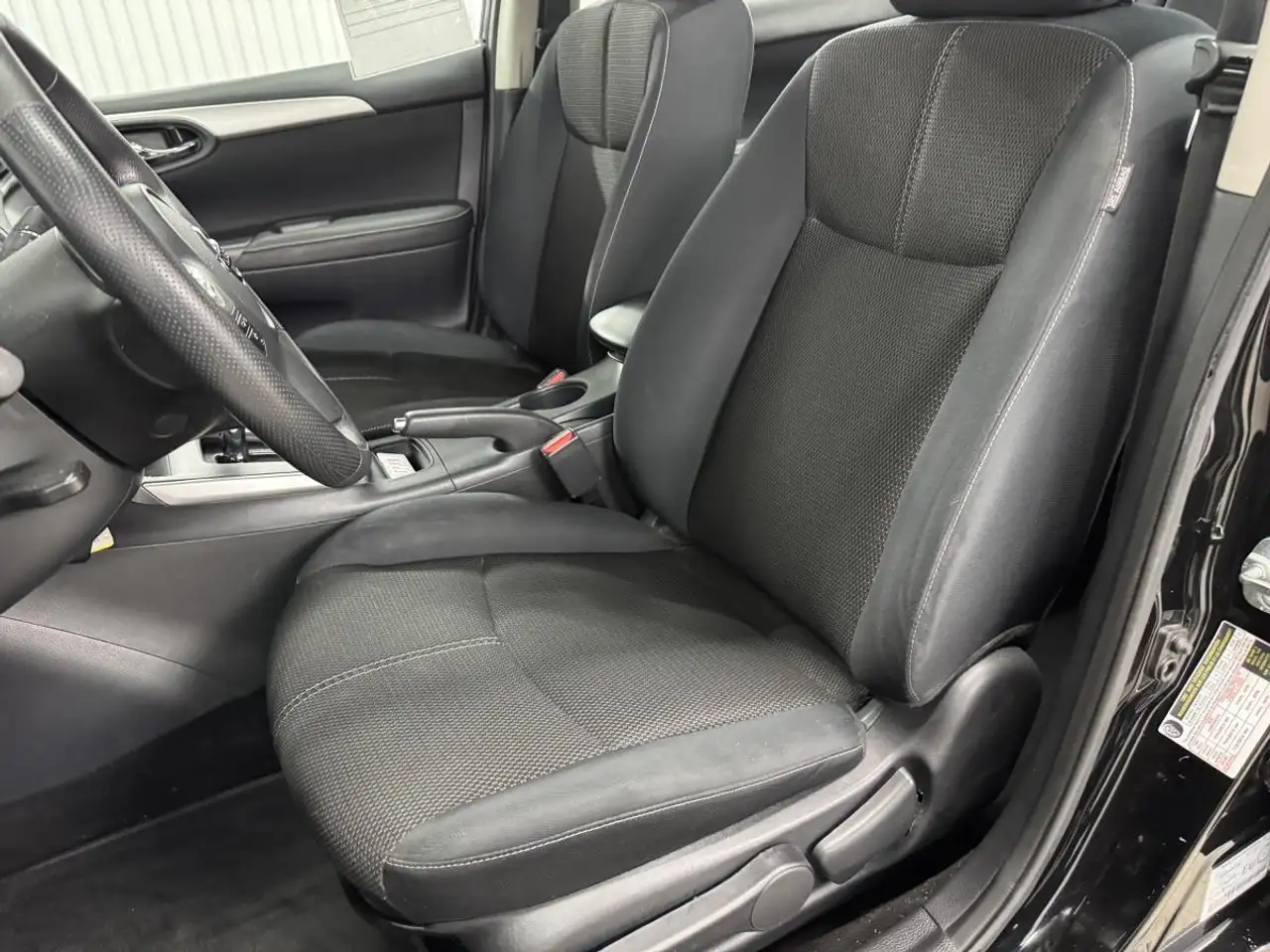 Nissan Sentra снимка Nissan Sentra