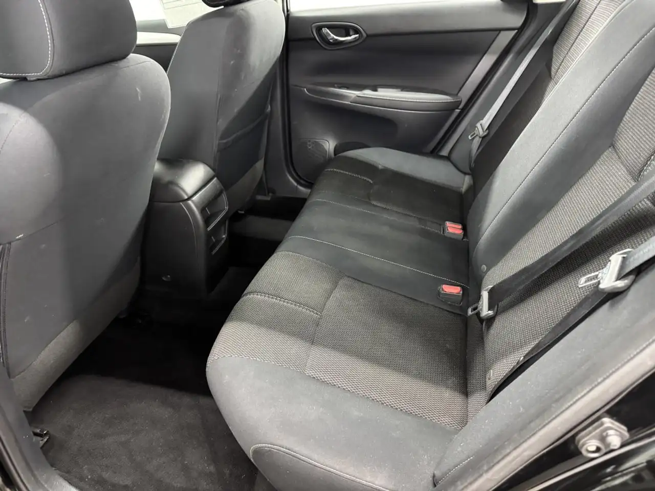 Nissan Sentra снимка Nissan Sentra