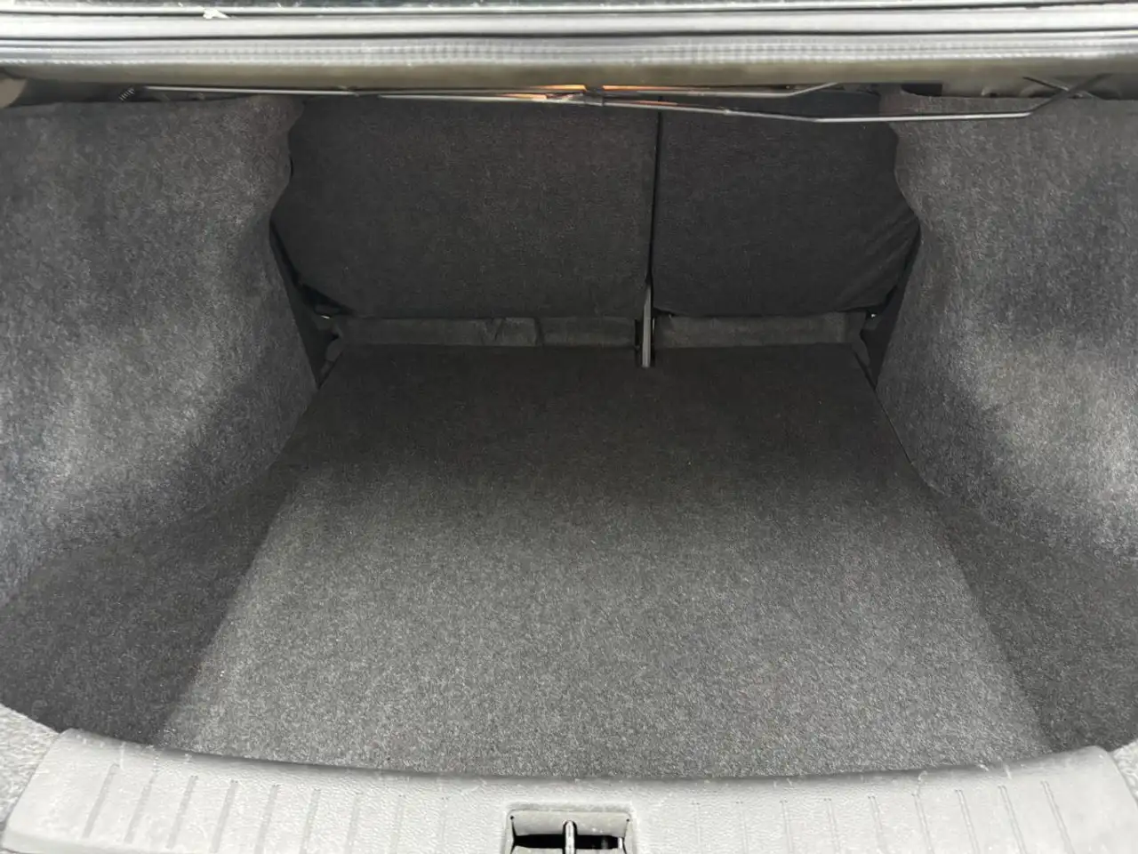 Nissan Sentra снимка Nissan Sentra