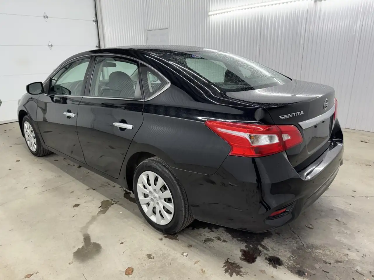 Nissan Sentra снимка Nissan Sentra