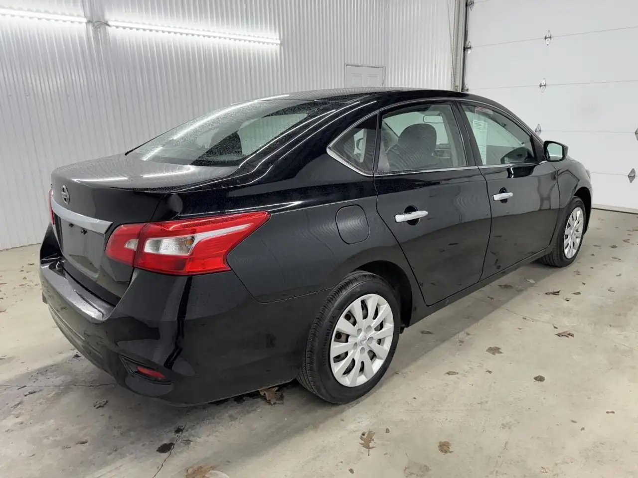 Nissan Sentra снимка Nissan Sentra