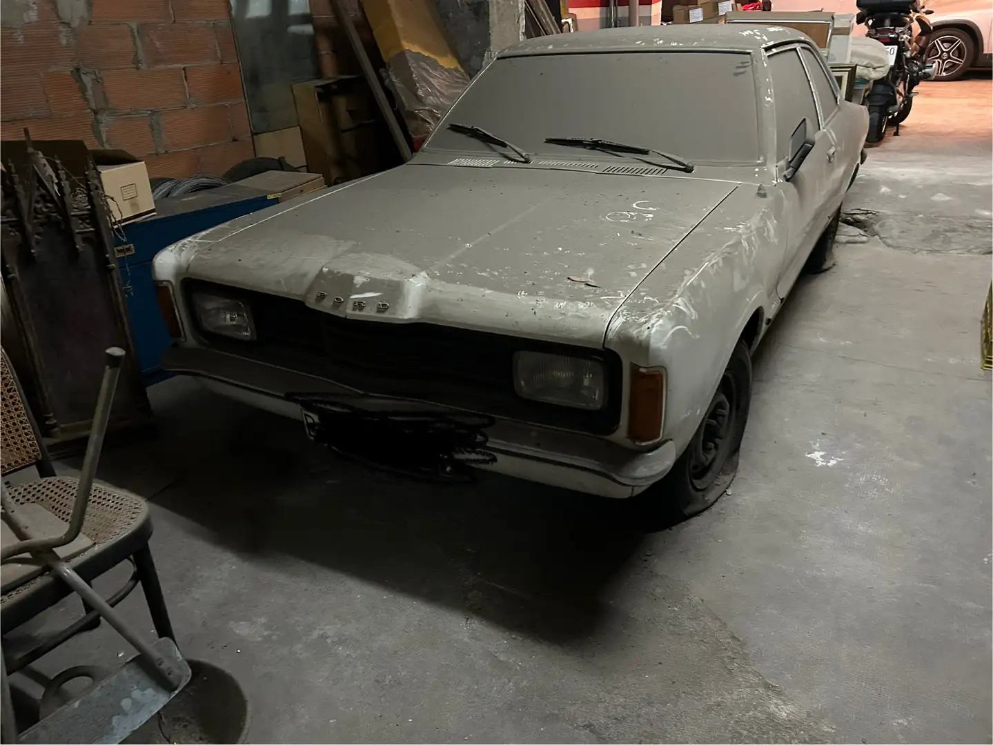Ford Taunus Білий - 1