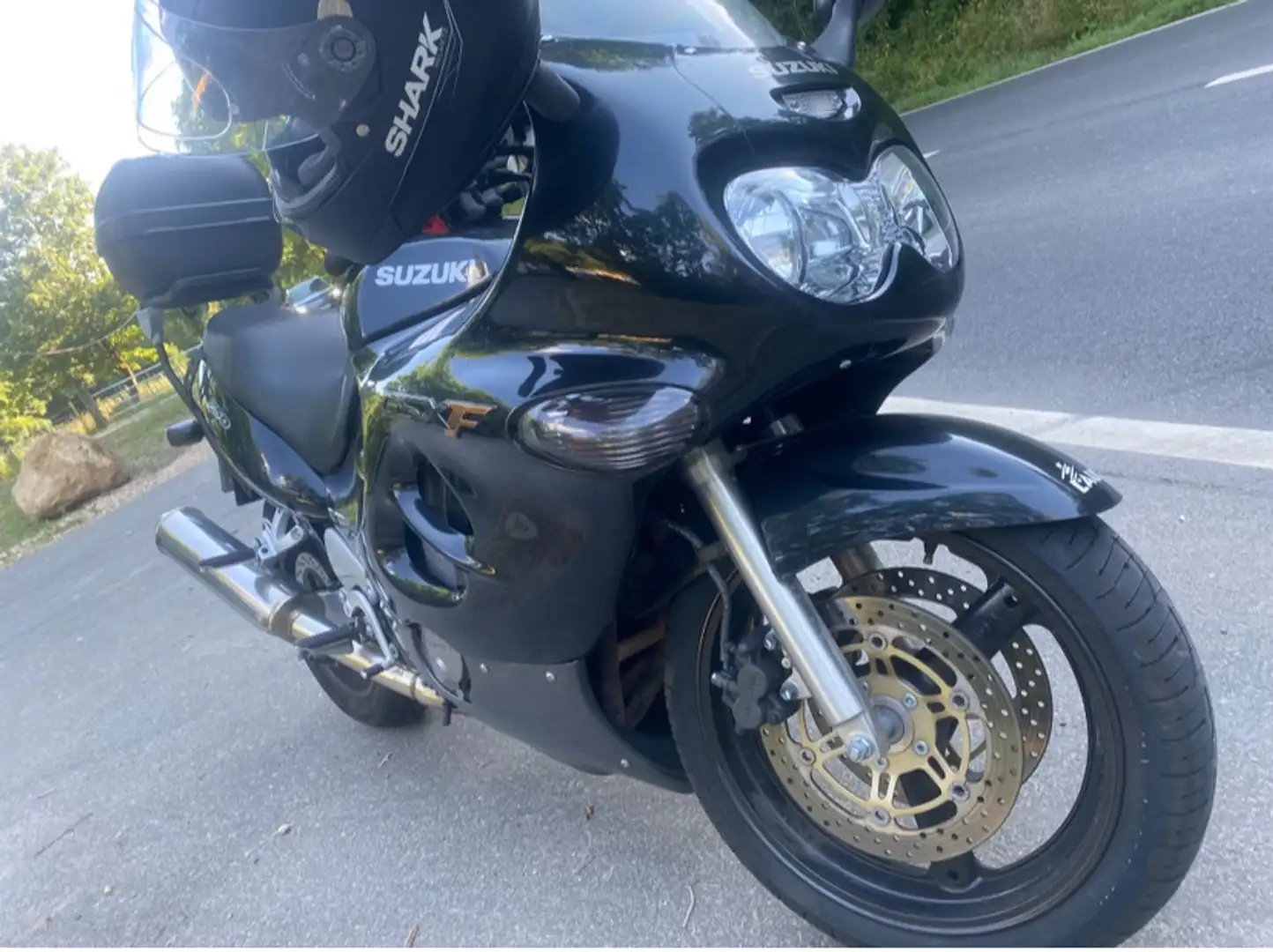 Suzuki GSX 750 Suzuki GSX-F 750 - 2