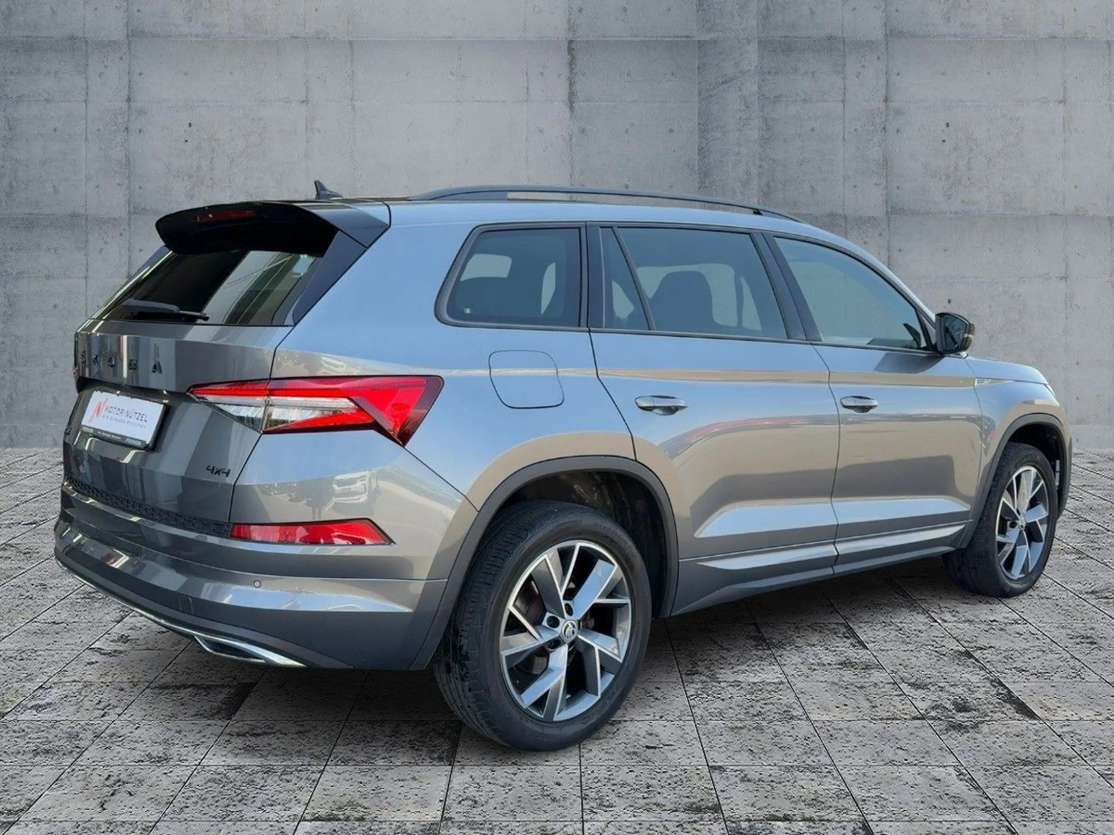 Skoda Kodiaq 2.0TSI DSG 4x4 SPORTLINE BEAM+STDHZG+AHK — photo 6