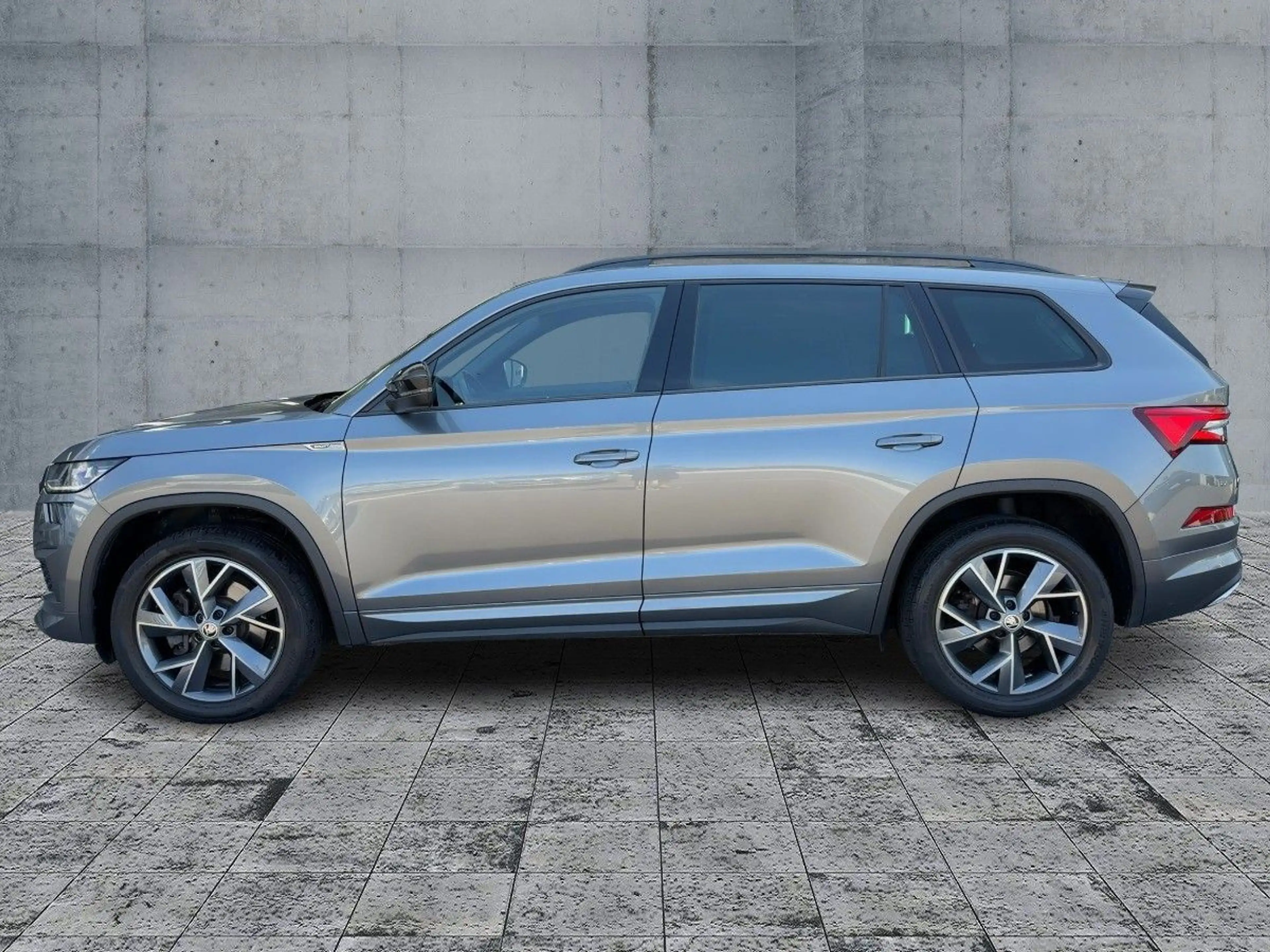 Skoda Kodiaq 2.0TSI DSG 4x4 SPORTLINE BEAM+STDHZG+AHK — photo 4