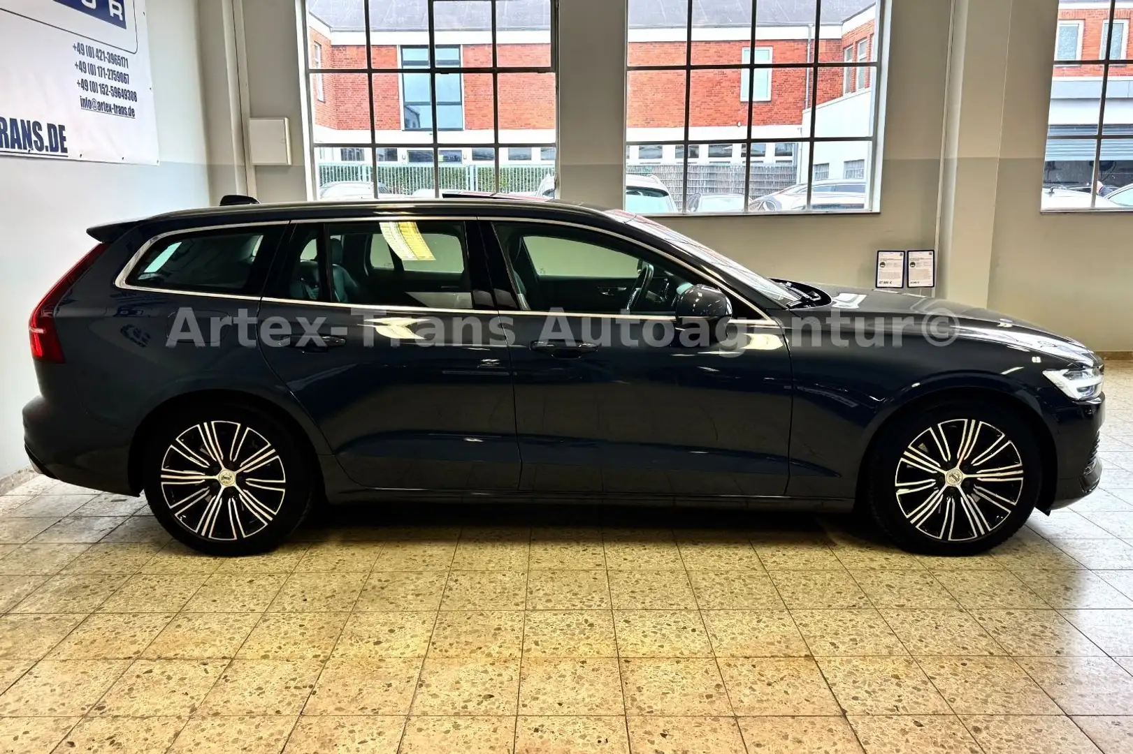 Volvo V60 Inscription AWD/H-UP/H&K/AHK/360°-KAM/PANO Blau - 2