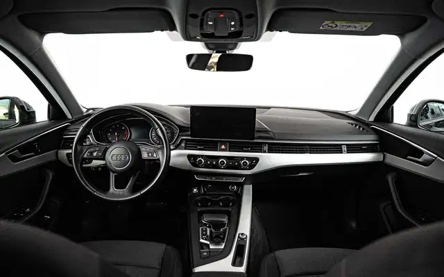 Audi A4 Avant view 11