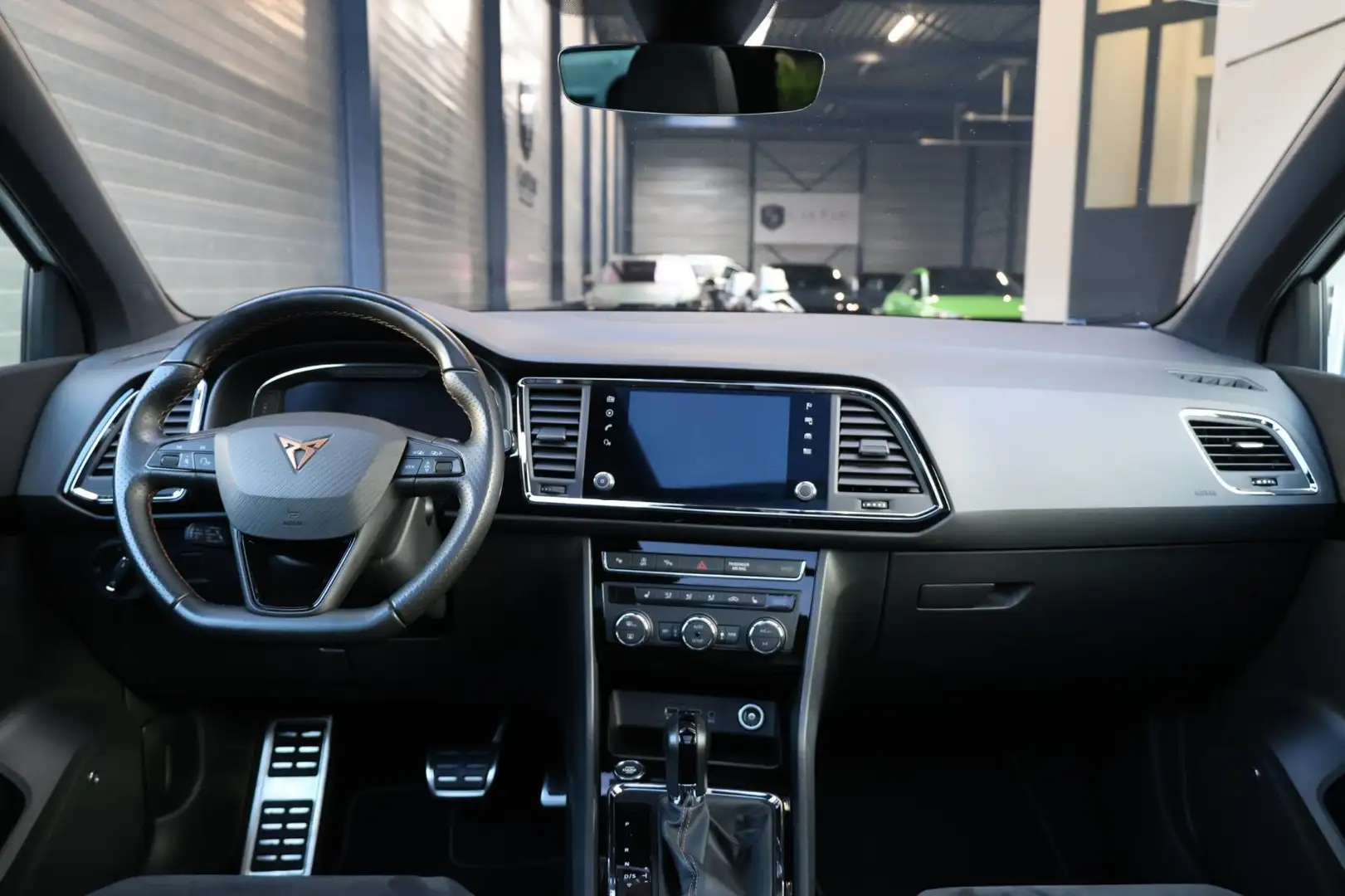 CUPRA Ateca 2.0 TSI 4DRIVE 300+PK LED/VIRTUAL/SFEER/BEATS/PANO Grijs - 2