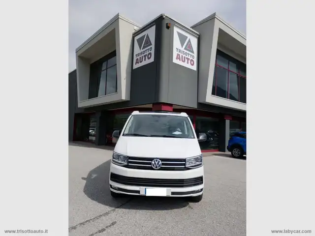 Volkswagen T6 California 2.0TDI 199CV DSG Beach CON GANCIO TRAINO