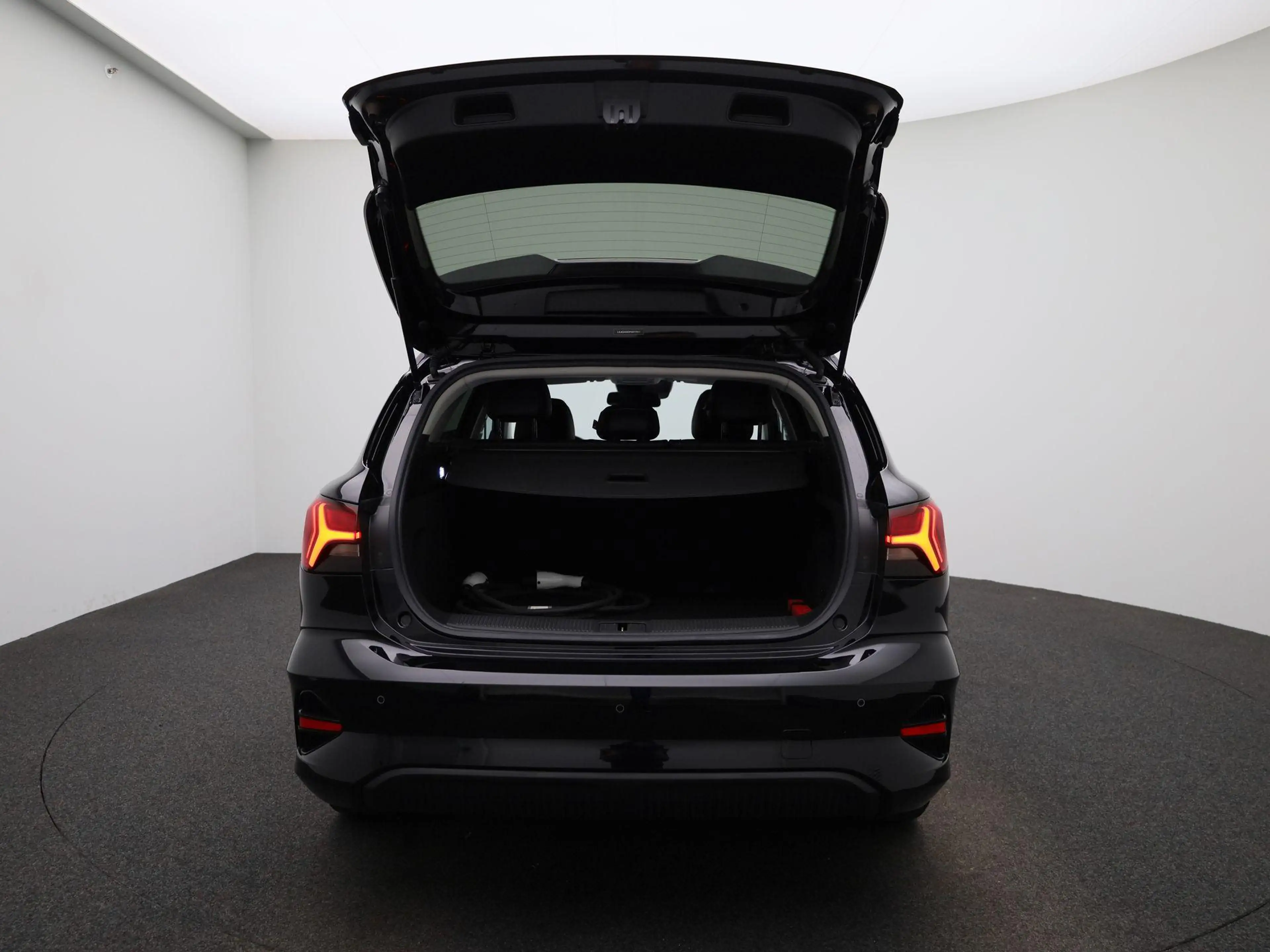 MG MG5 Long Range Luxury 61 kWh — photo 11