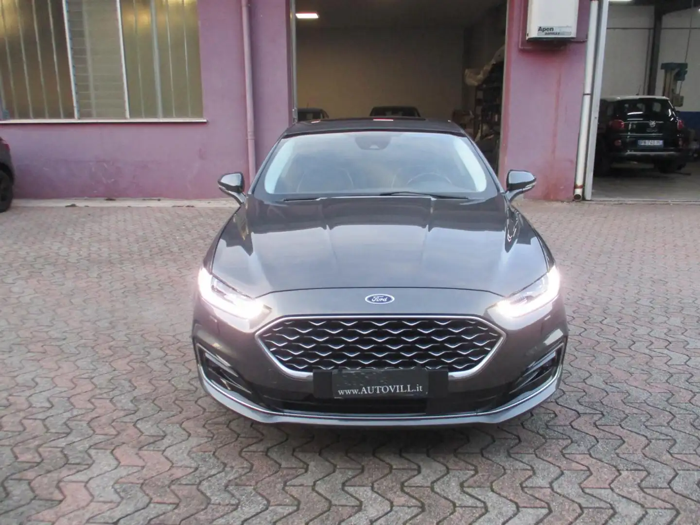 Ford Mondeo Full Hybrid 2.0 187 CV eCVT 4 porte Vignale *FULL Grijs - 1