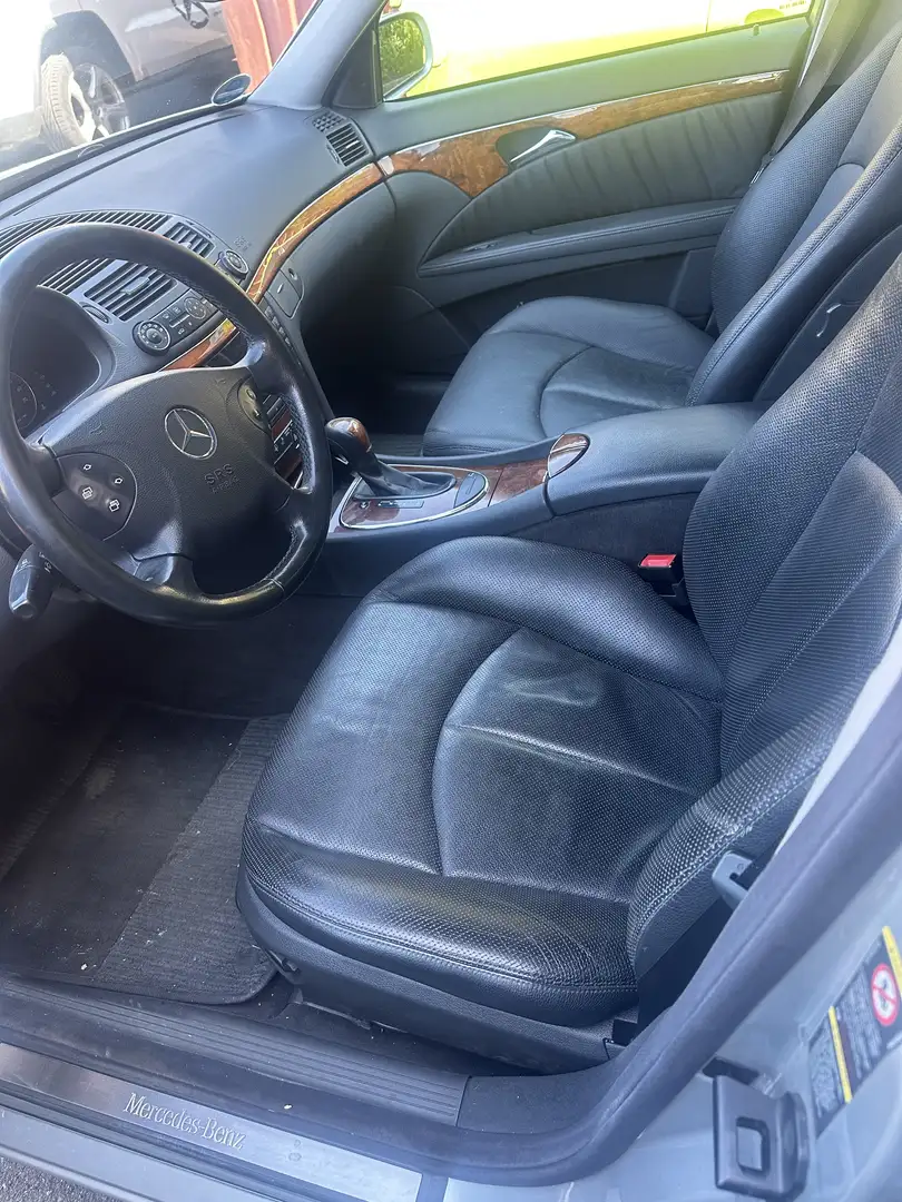 Mercedes-Benz E 240 Elegance - 2