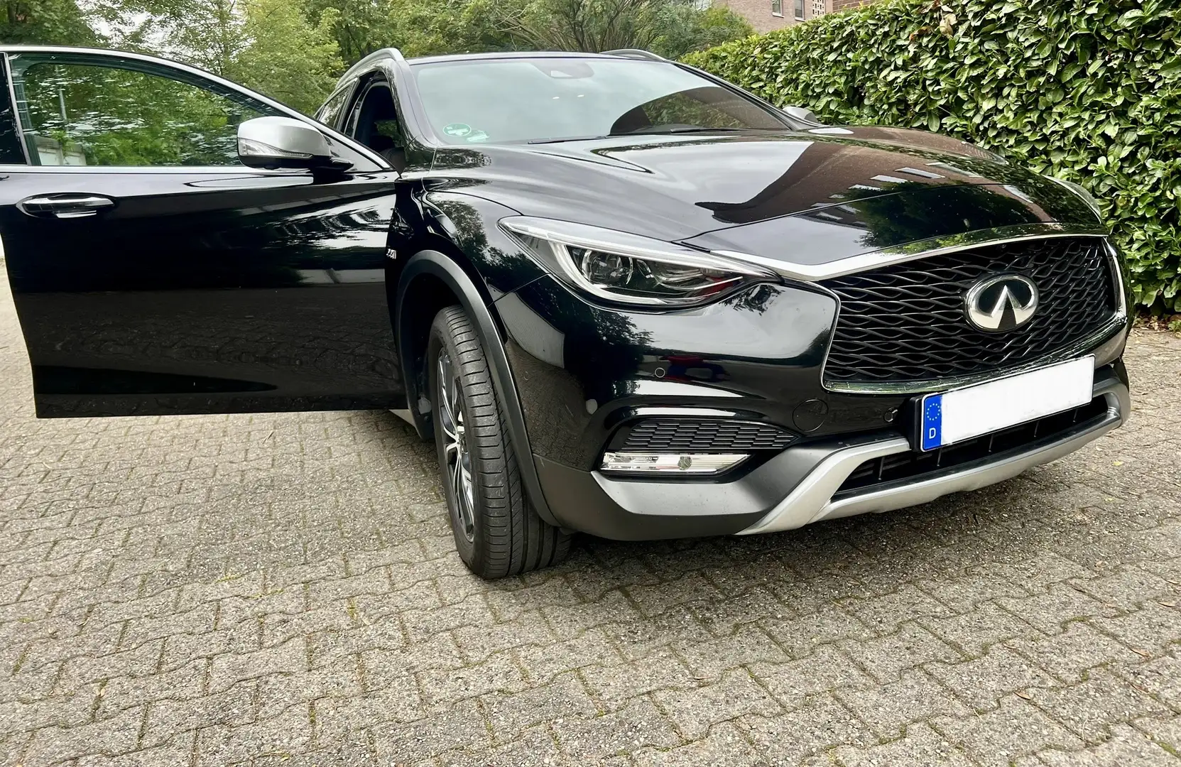 Infiniti QX30 2.2d DCT AWD Luxe Tech - 2